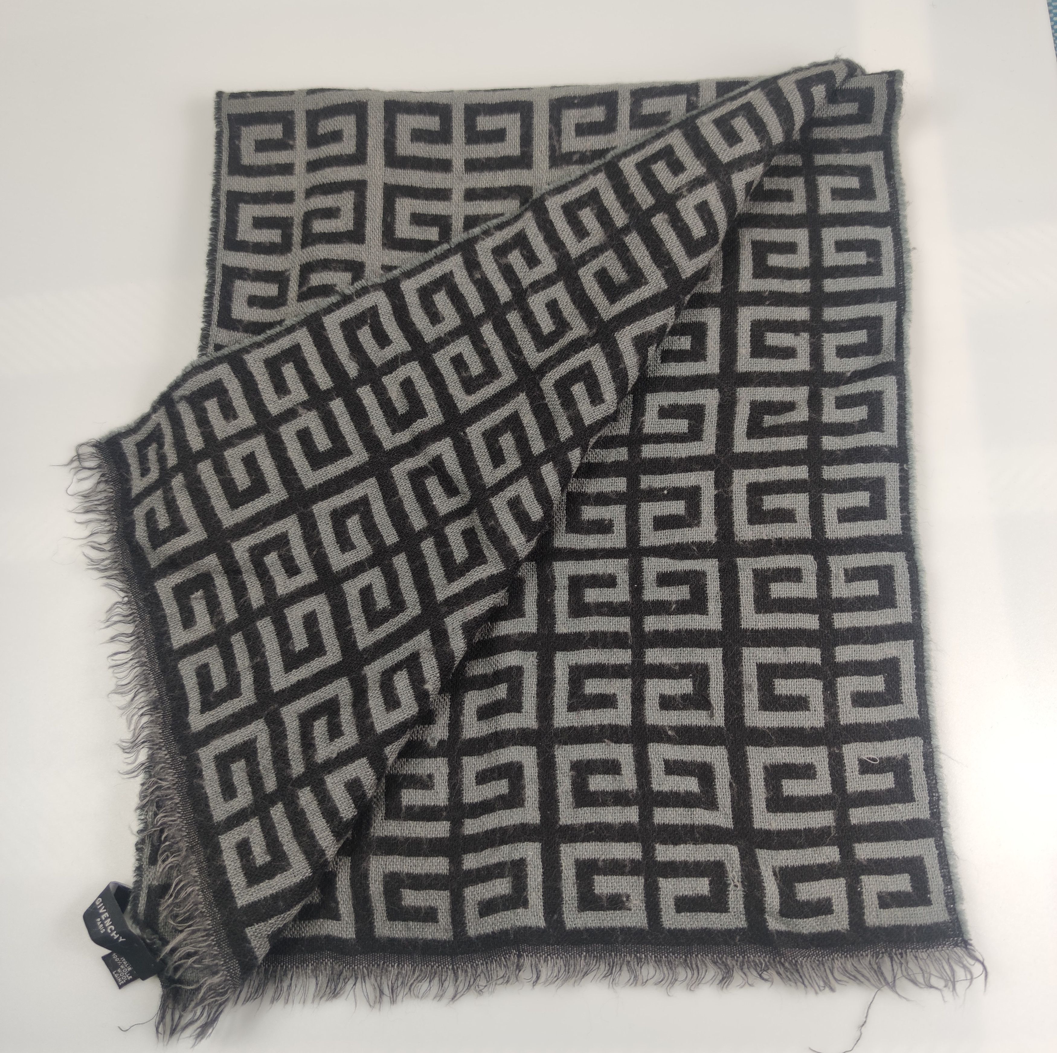Givenchy Givenchy Monogram Scarf/Muffler/Wool S438 Size ONE SIZE - 3 Thumbnail