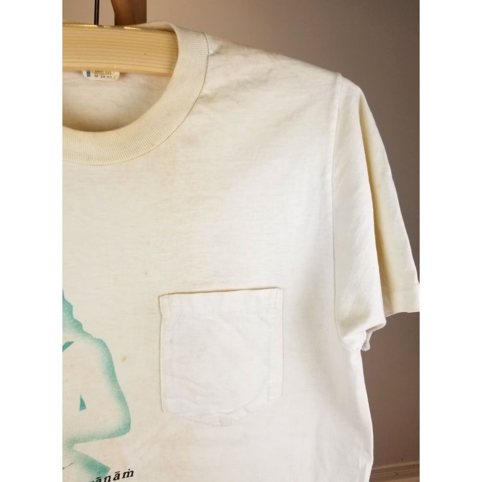 Vintage VINTAGE 70' TOWN CRAFT SARVASAM EVA ONE POCKET YELLOWING SINGLE STITCH T-SHIRT M Shirt Size US M / EU 48-50 / 2 - 3 Thumbnail