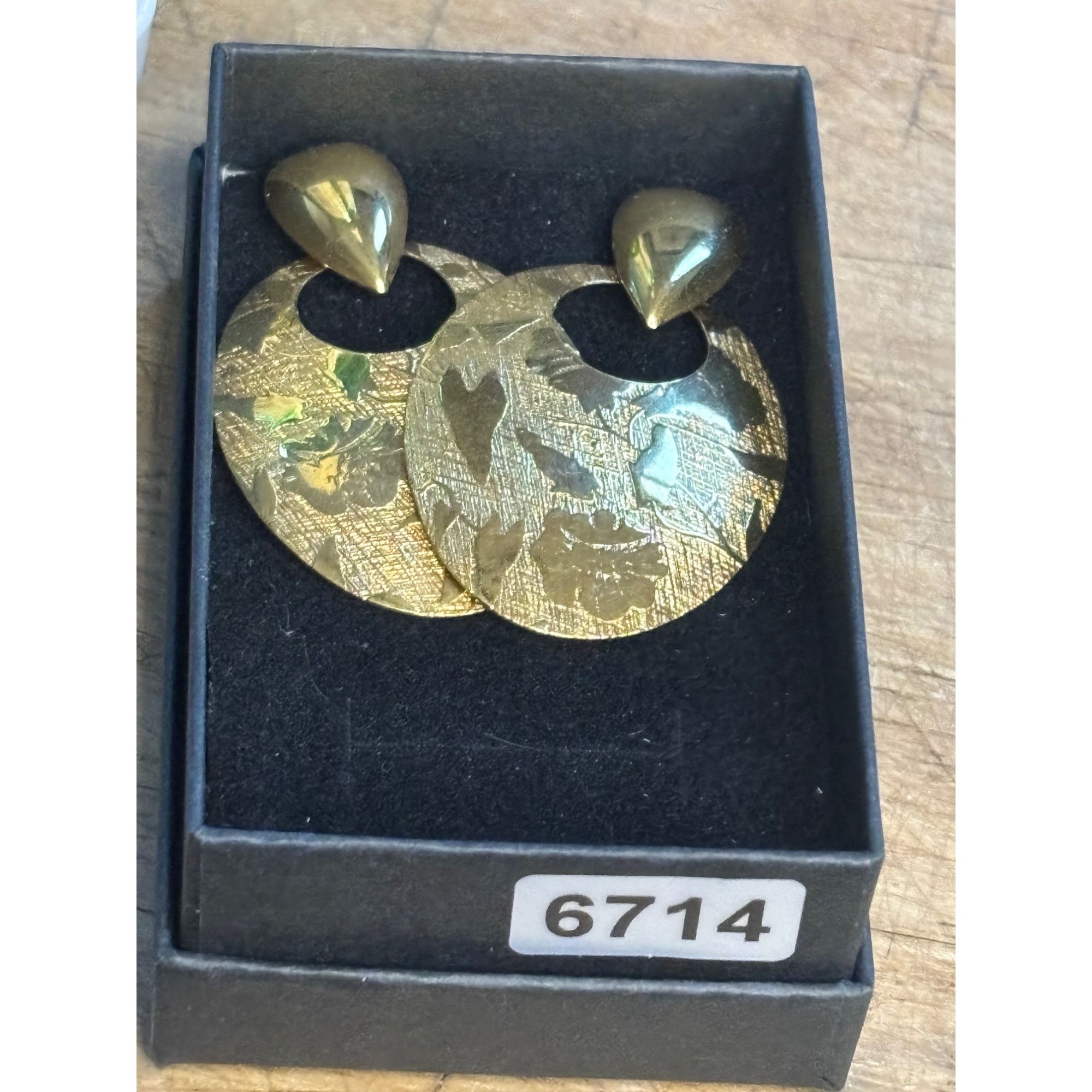 Other Elegant Teardrop Doorknocker Gold Tone Dangle Earrings Size ONE SIZE - 8 Thumbnail