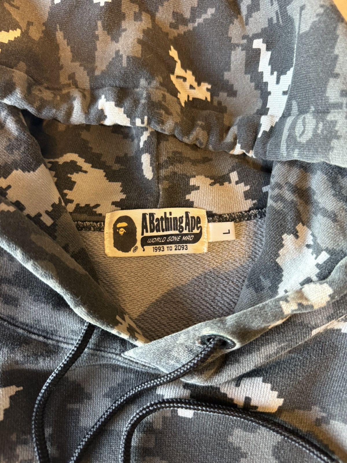 Bape A Bathing Ape BAPE Camouflage Pullover Hoodie Logo Graphic Size US L / EU 52-54 / 3 - 6 Thumbnail