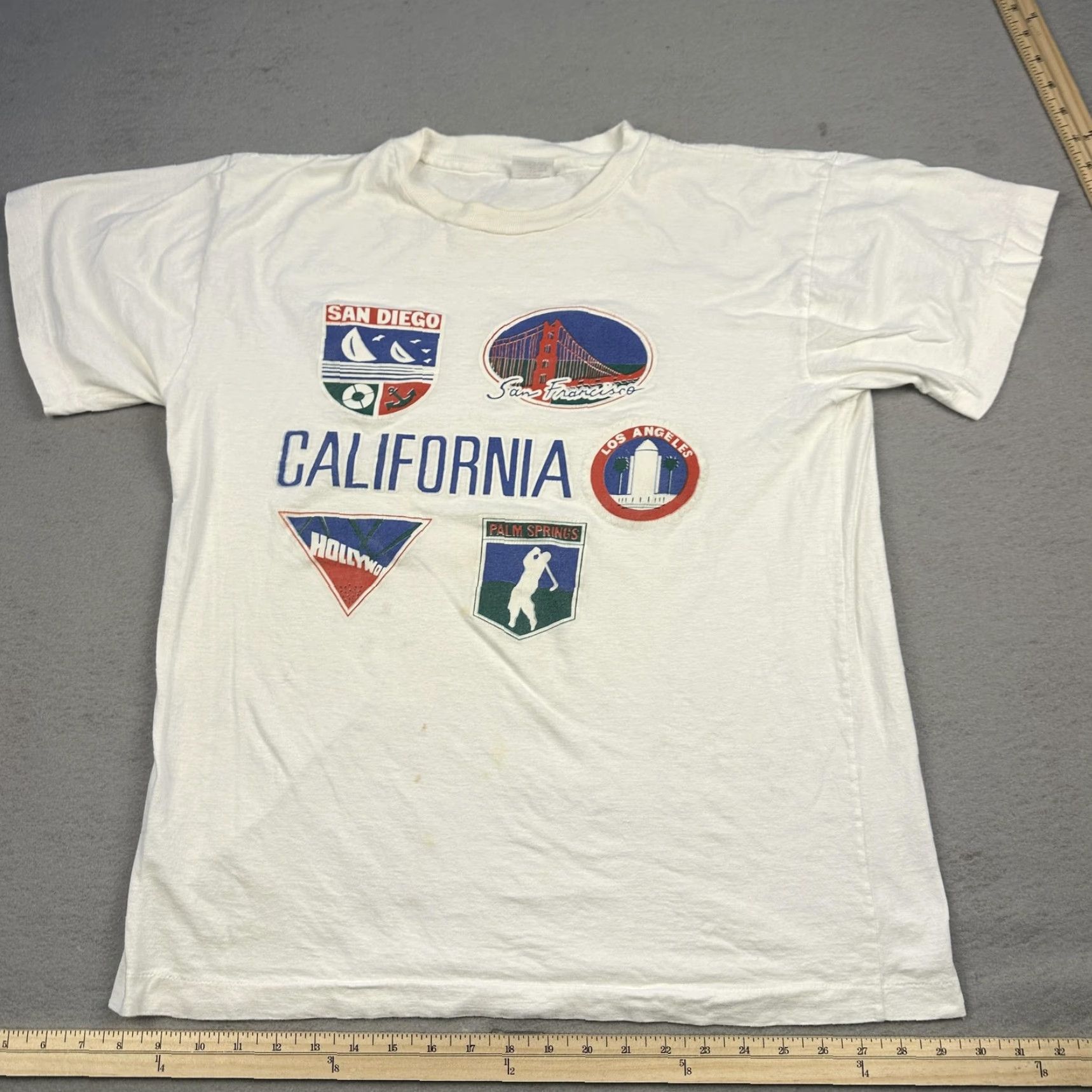 Vintage VINTAGE California Shirt Mens Medium White Tourist Cities Graphic Souvenir 80s Size US M / EU 48-50 / 2 - 2 Thumbnail