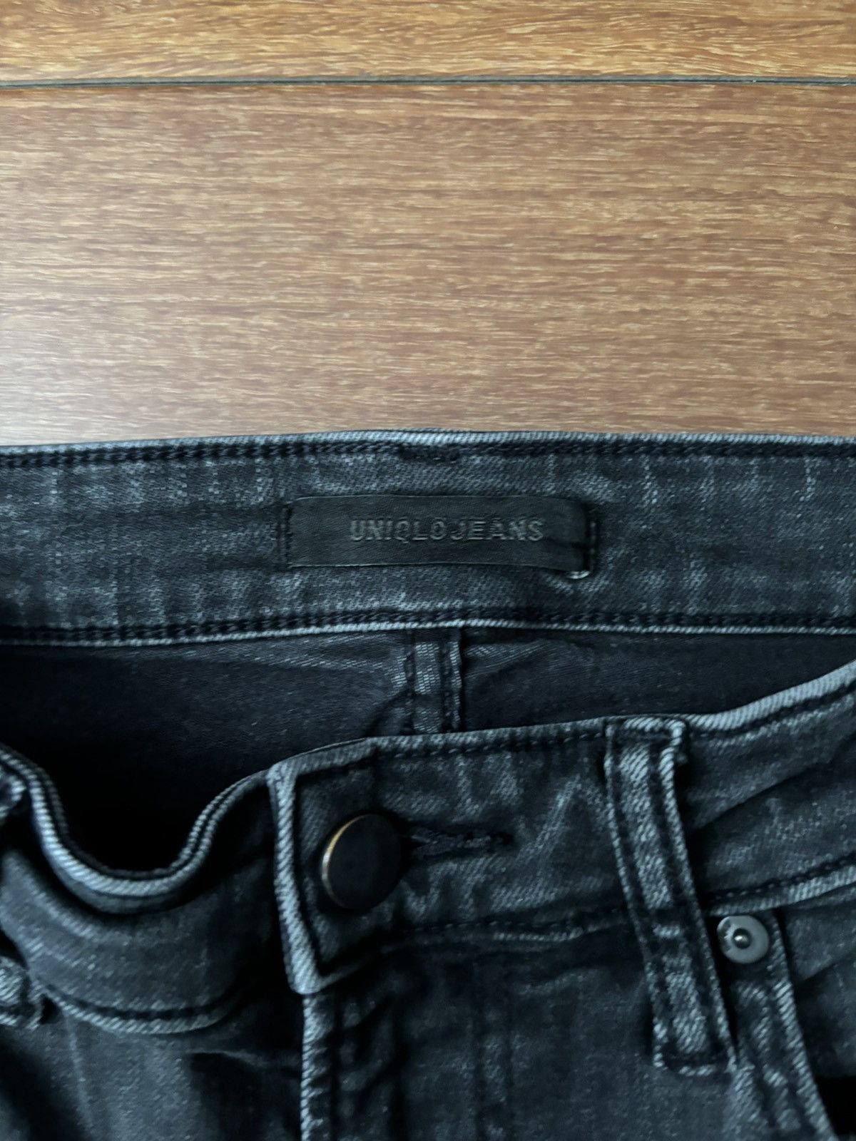 Uniqlo Uniqlo Black Distressed Jeans Size US 30 / EU 46 - 2 Thumbnail