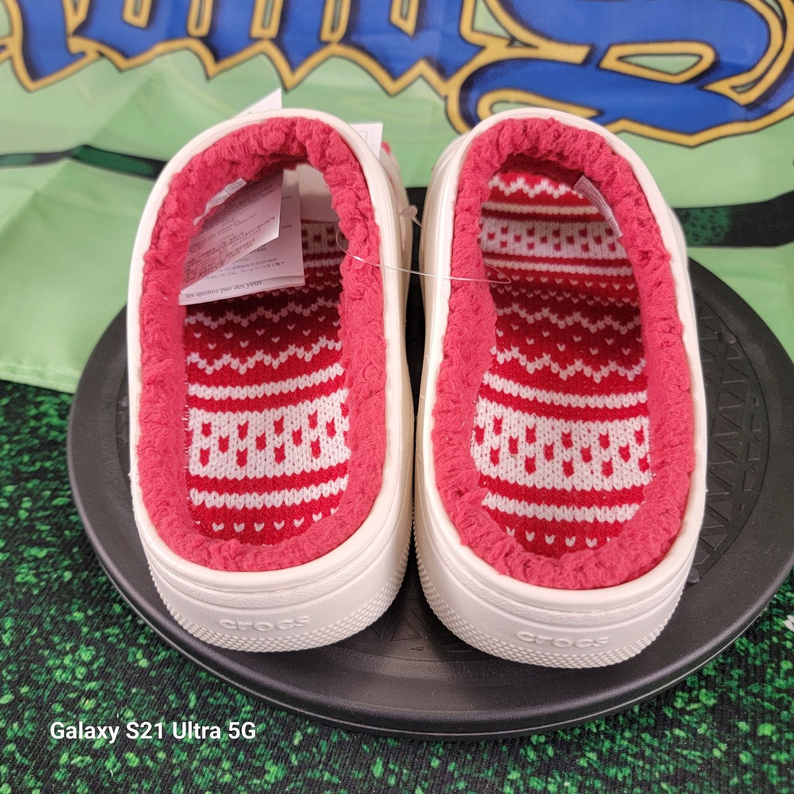 Crocs Crocs Unisex Classic Cozzzy Holiday Fuzzy Sandal Sz 7M/9W Size US 7 / EU 40 - 2 Thumbnail