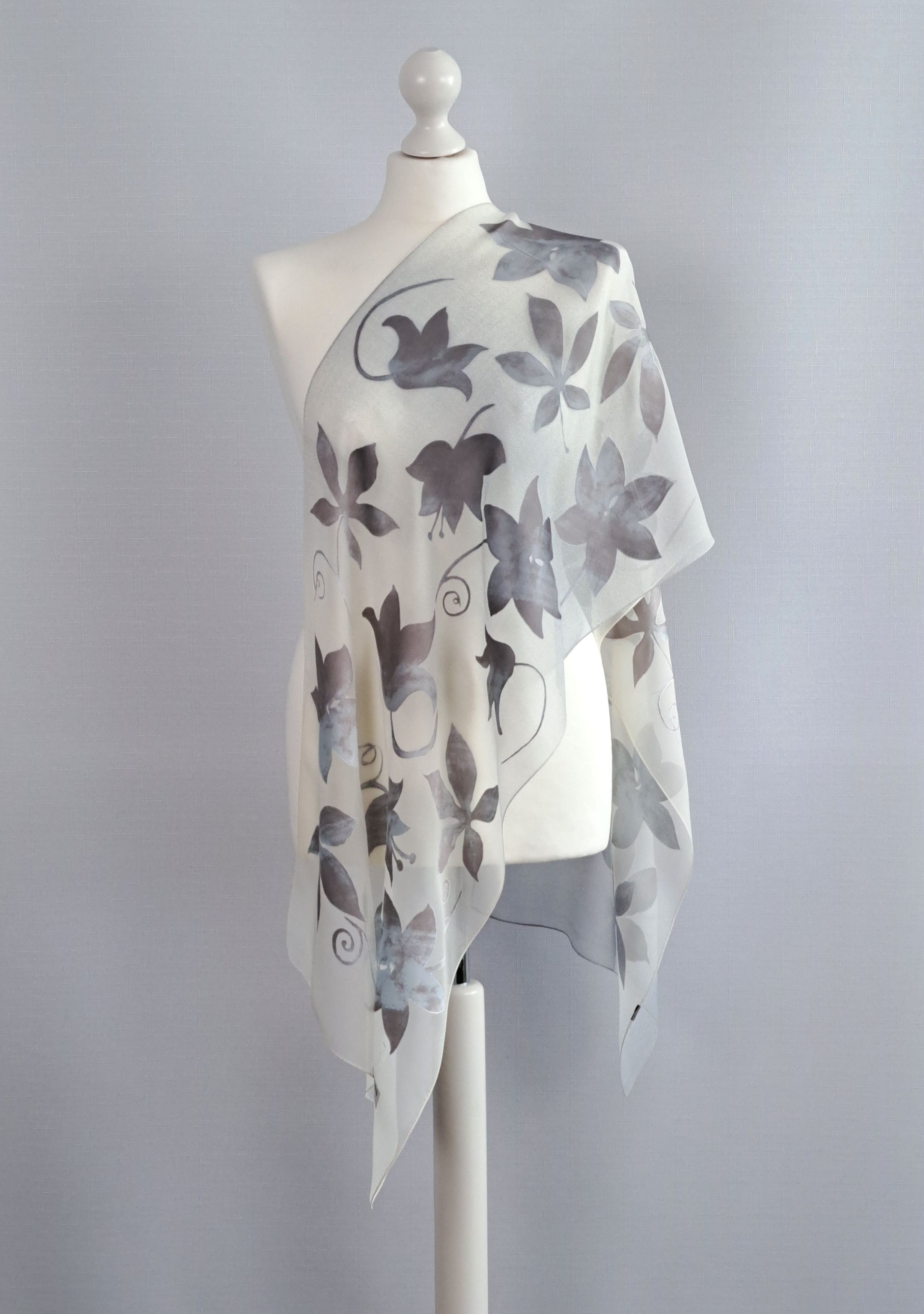 Lanvin × Vintage LANVIN Paris ultra lightweight silk scarf. Size ONE SIZE - 2 Thumbnail