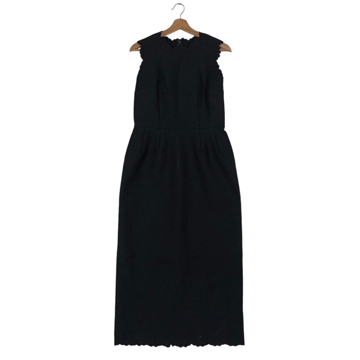 Comme des Garcons CDG BLACK DRESS WITH SCALLOPED EDGES & WIDER HIPS SPRING 99 Size M / US 6-8 / IT 42-44 - 14 Thumbnail
