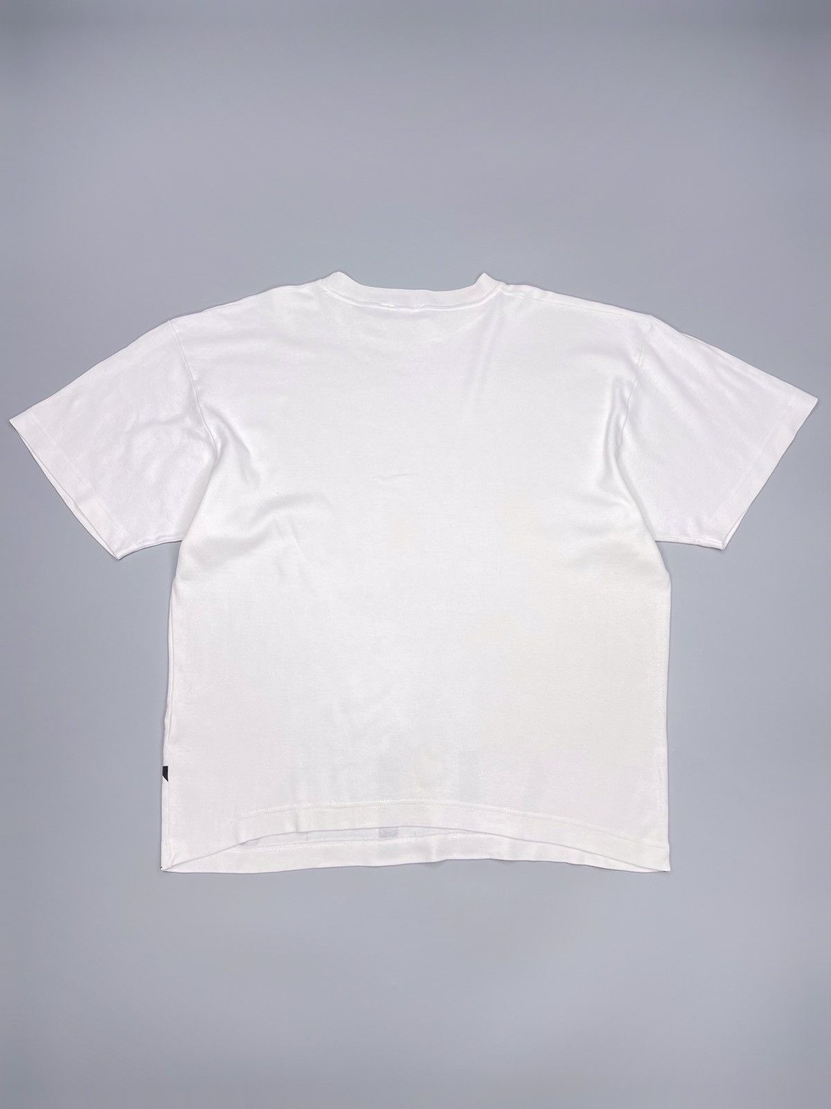 Valentino × Vintage Vintage 90’s Valentino Tee Big Logo Size US L / EU 52-54 / 3 - 8 Thumbnail