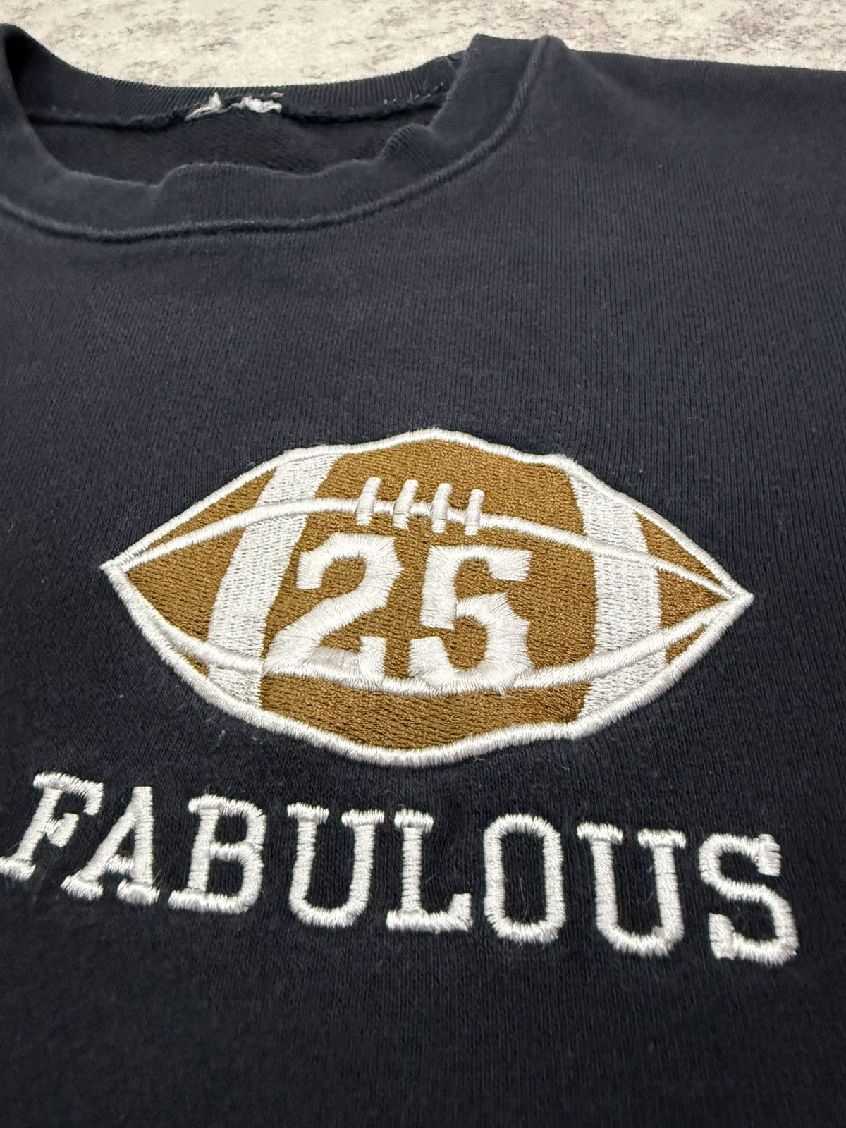Vintage FABULOUS AMERICAN FOOTBALL SMALLLOGO SWEATSHIRT Size US M / EU 48-50 / 2 - 7 Thumbnail