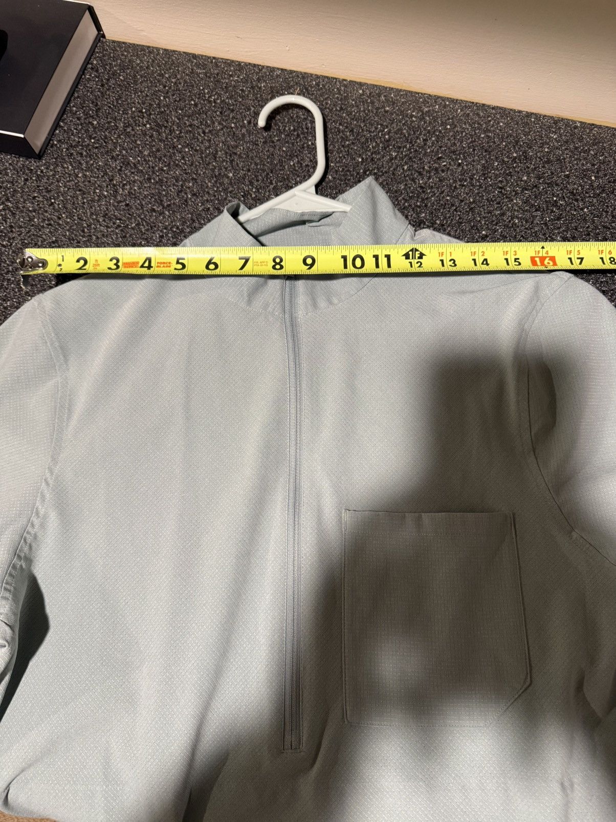 Lululemon Lululemon Woven-Air 1/2 Zip Sz medium Size US M / EU 48-50 / 2 - 4 Thumbnail