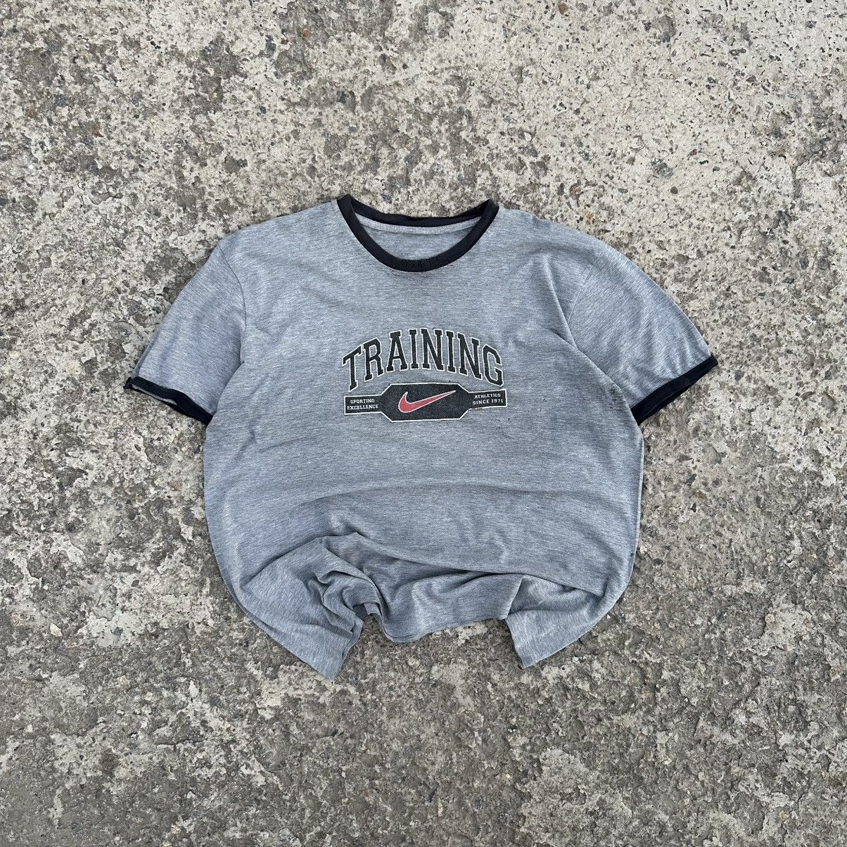 Nike VTG Style Nike Training T-shirts Big Logo Grunge 90s Y2K Size US XL / EU 56 / 4 - 1 Thumbnail