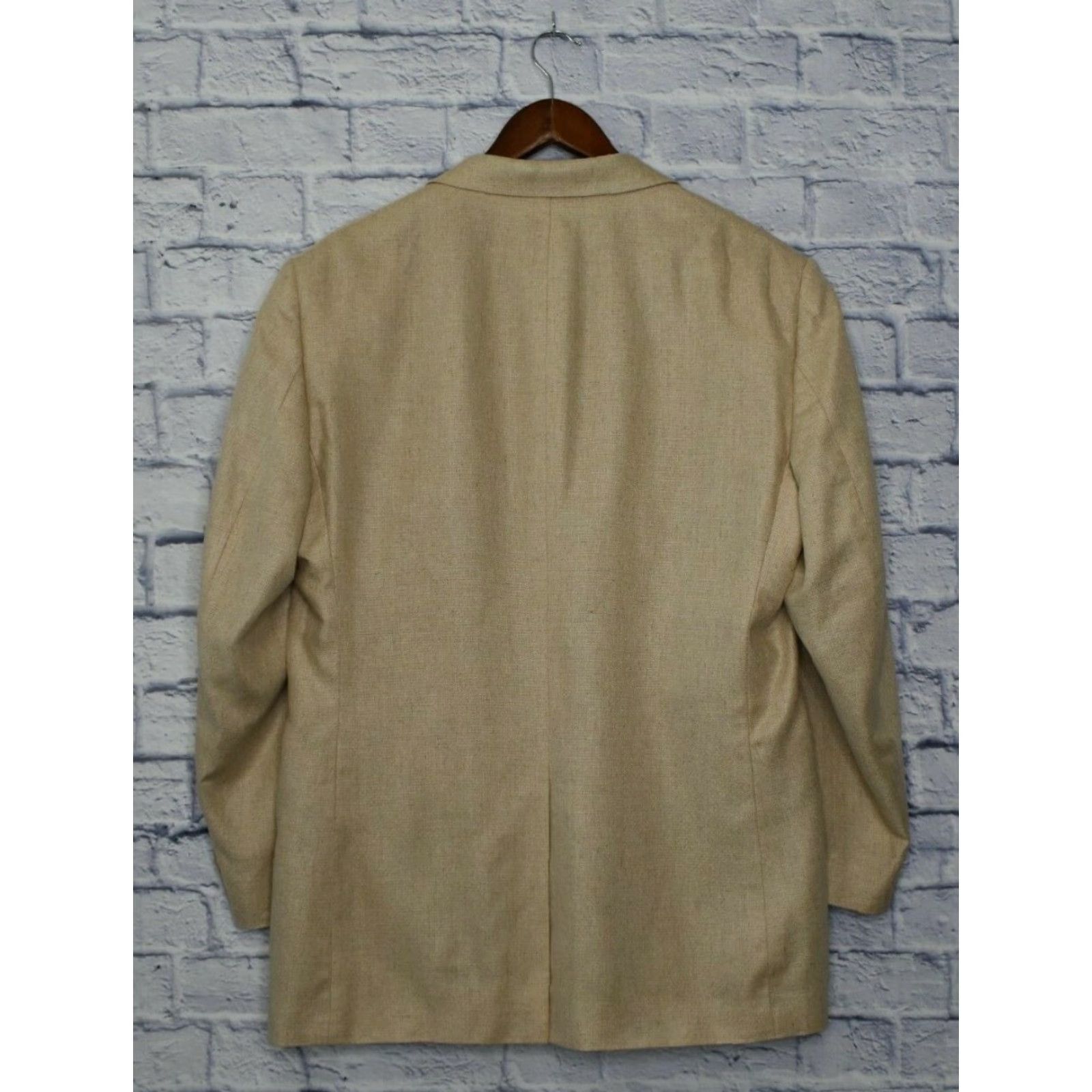 Jos. A. Bank Jos A Bank Sport Coat Single-Breasted 2 Button Beige Tan 44 Long Chest 48 Silk Jacket Mens Long Dry Clean Only Size US M / EU 48-50 / 2 - 2 Thumbnail