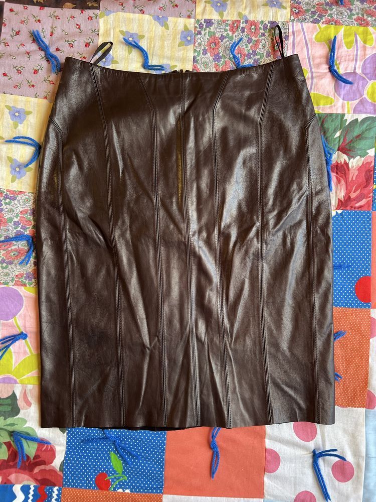 Gucci Gucci Vintage Leather Skirt Silk Lining Size 26" / US 2 / IT 38 - 1 Thumbnail
