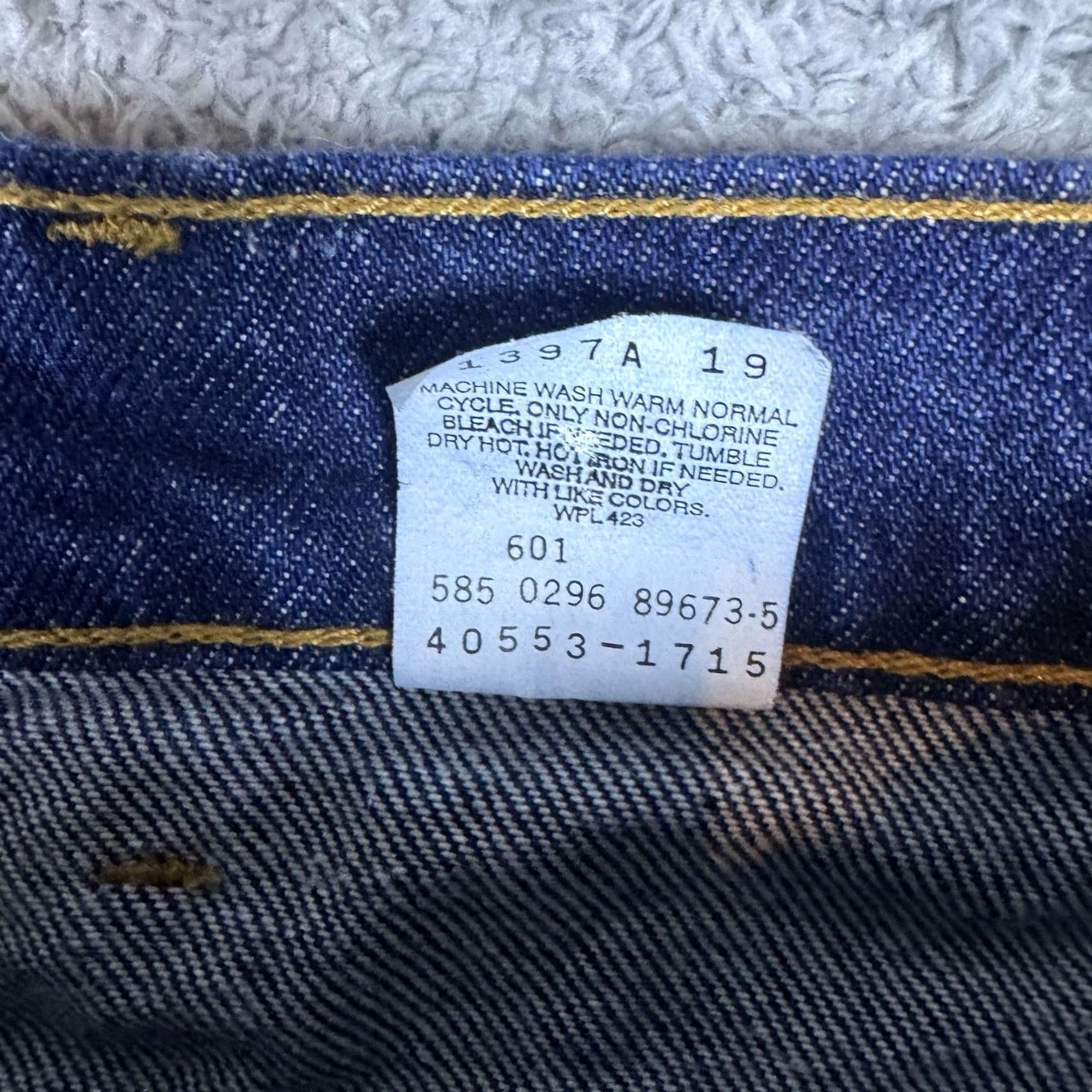 Levi's VINTAGE Levi's 601 Jeans White Tab Mens Tapered Dark 90s USA Made 1996 44x30 Size US 44 / EU 60 - 2 Thumbnail