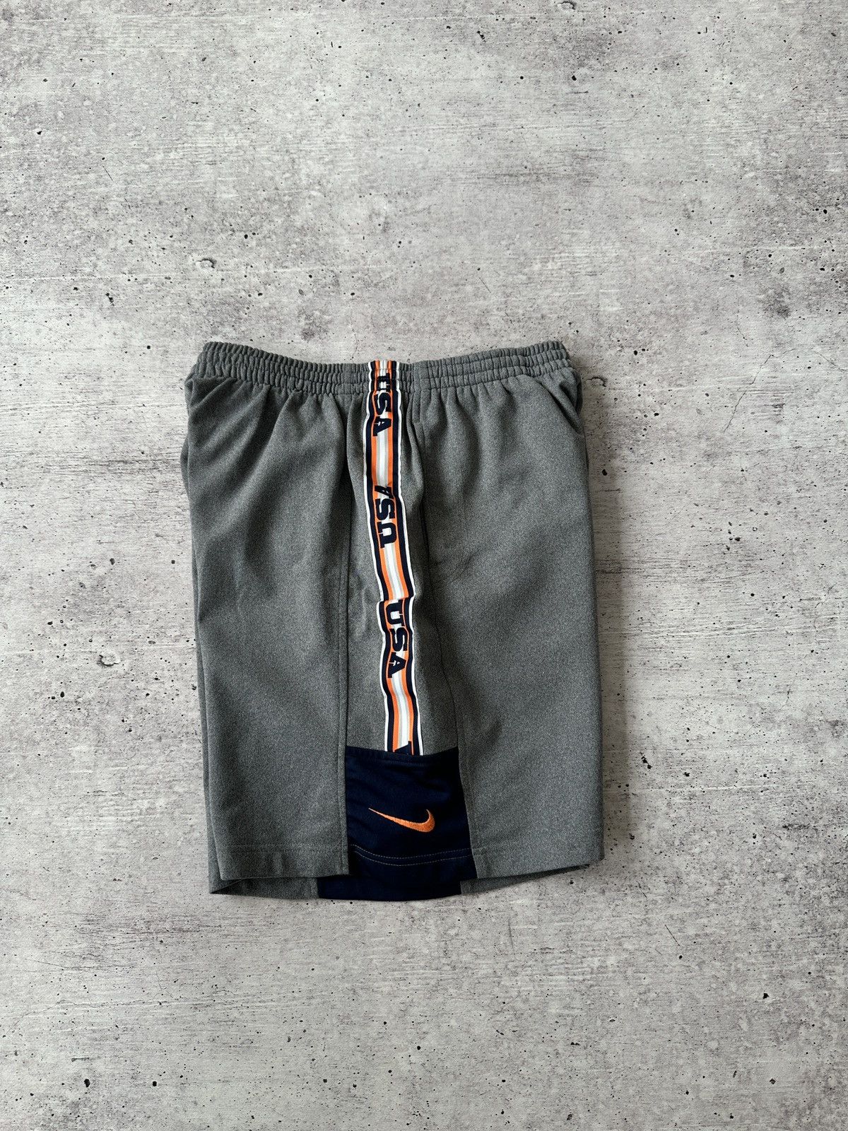 Nike × Vintage Vintage Nike USA Shorts Size US 34 / EU 50 - 6 Thumbnail