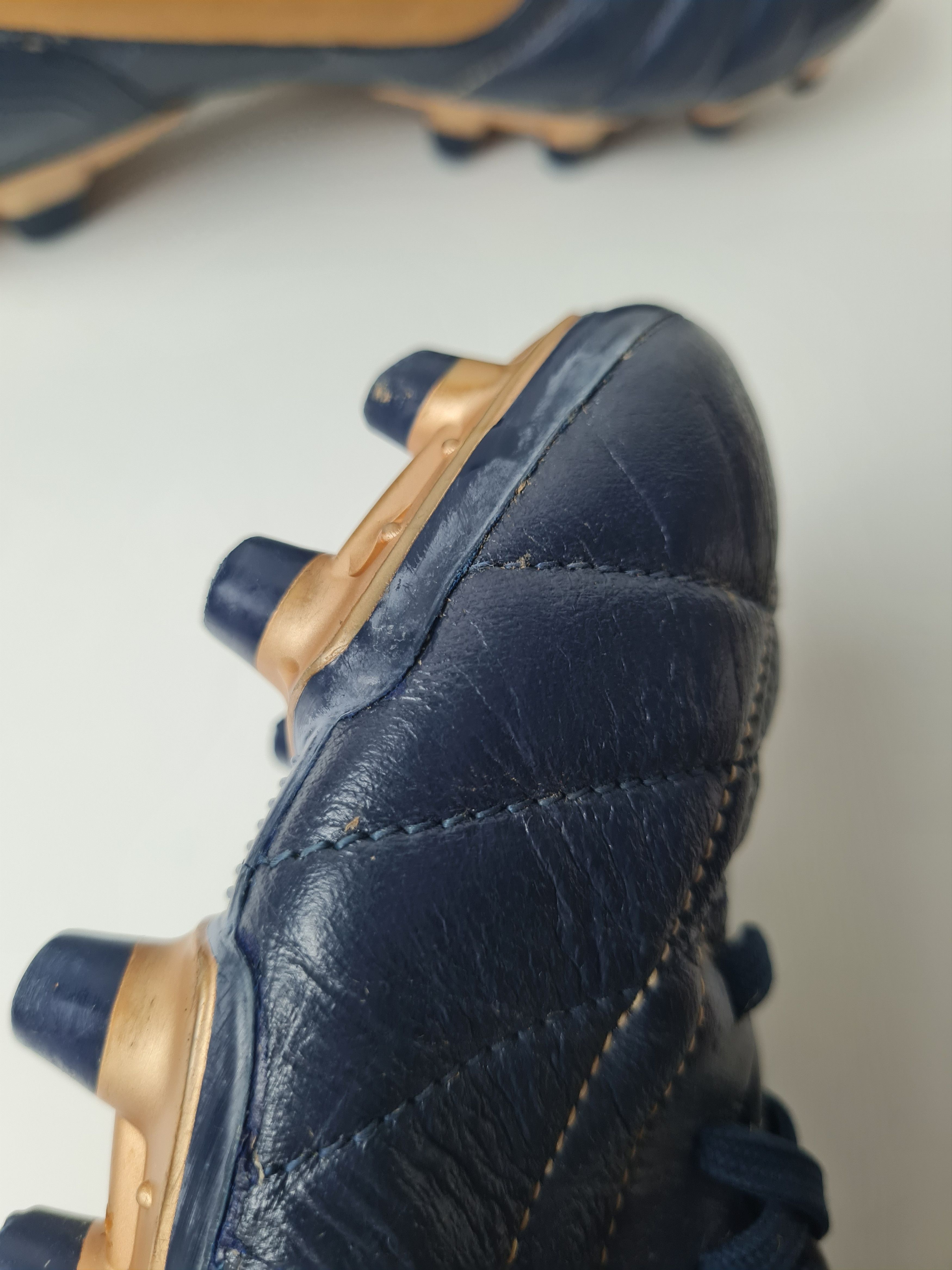 Nike Football Cleats NIKE TIEMPO R10 RONALDINHO Total90 SOCCER Size US 8 / EU 41 - 17 Thumbnail