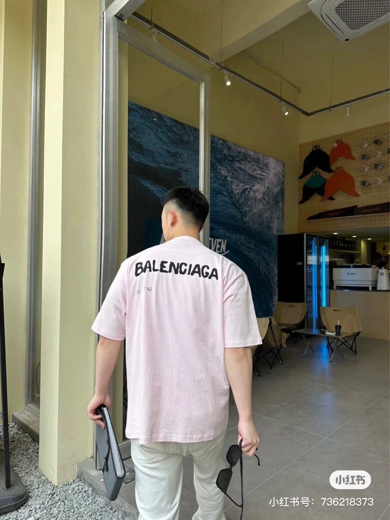Balenciaga Balenciaga Pink Short Sleeve for Men and Women M Size Size US M / EU 48-50 / 2 - 5 Thumbnail