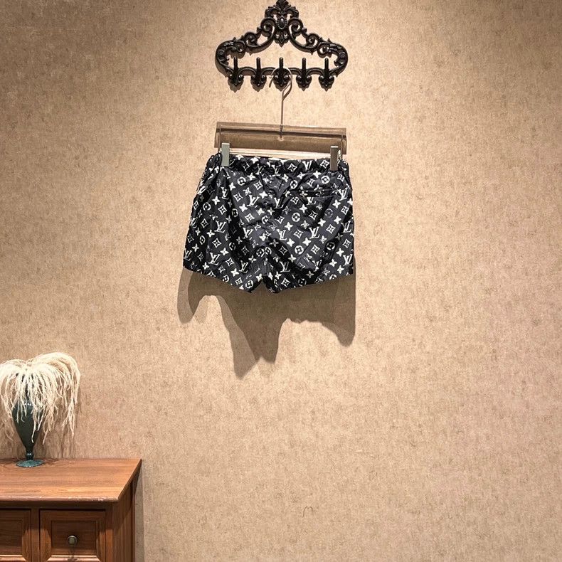 Louis Vuitton Louis Vuitton Black presbyopic full print jogging shorts Size US 34 / EU 50 - 2 Thumbnail