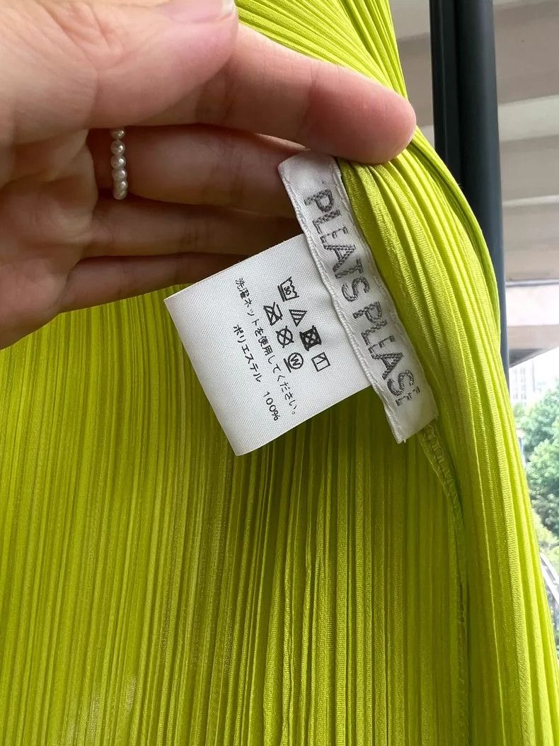 Issey Miyake Issey Miyake size:3 Fresh yellow-green wide-shoulder line Size XS / US 0-2 / IT 36-38 - 4 Thumbnail
