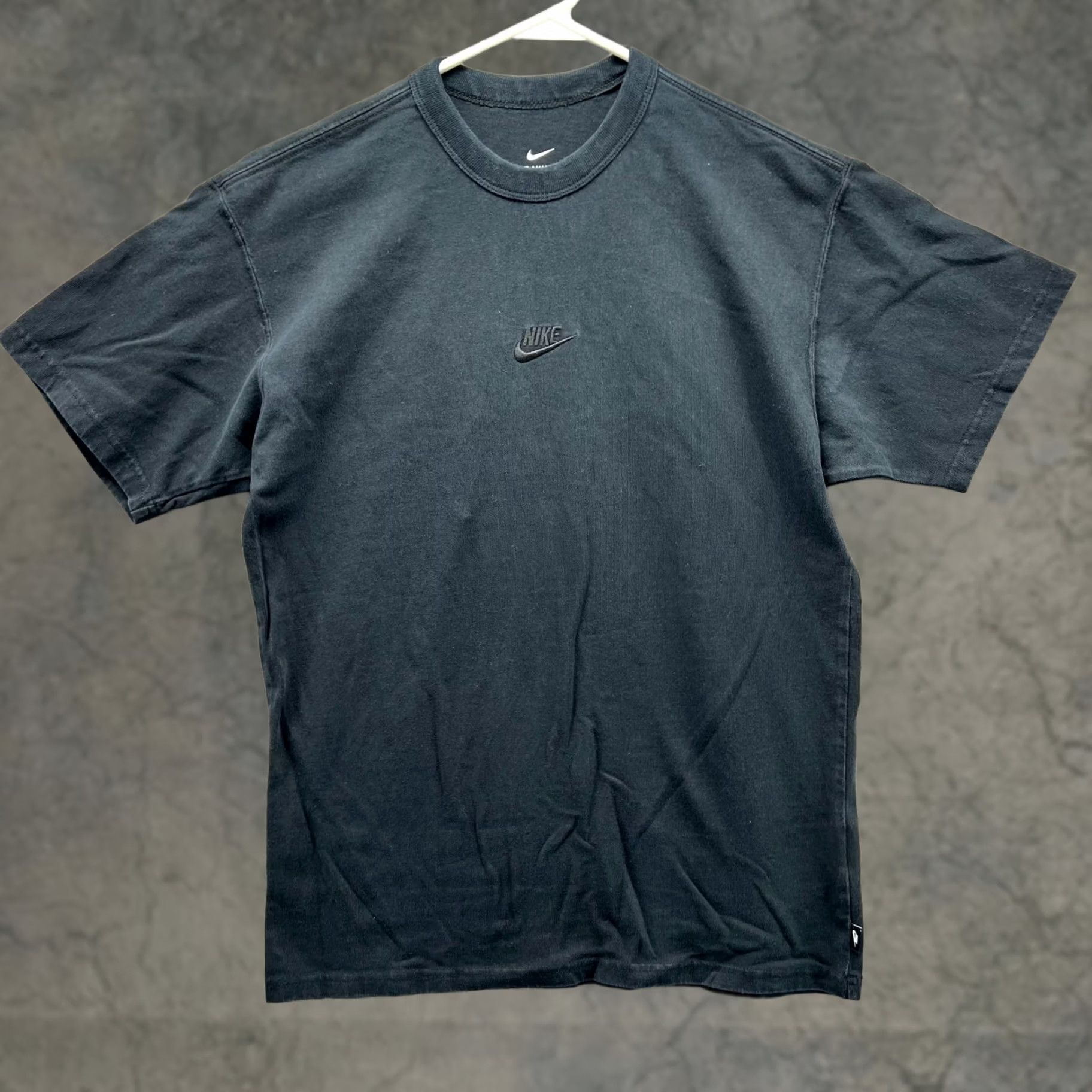 Vintage Nike Shirt Mens Small Black Crewneck Embroidered Center Swoosh Y2K Tee, Men's