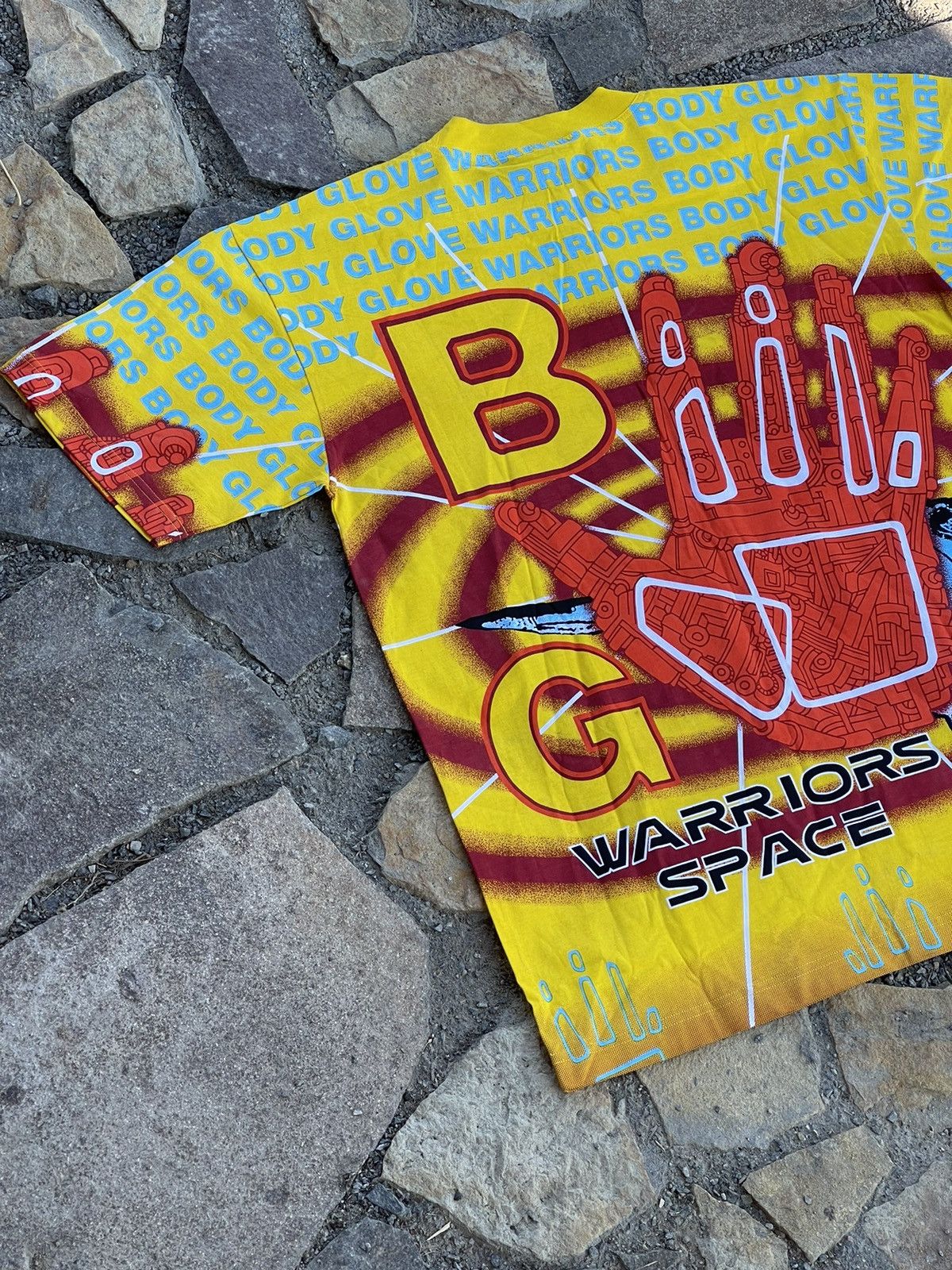 Body Glove Body Glow Vintage Yellow Graphic Overprint warriors t-shirt Size US M / EU 48-50 / 2 - 19 Thumbnail