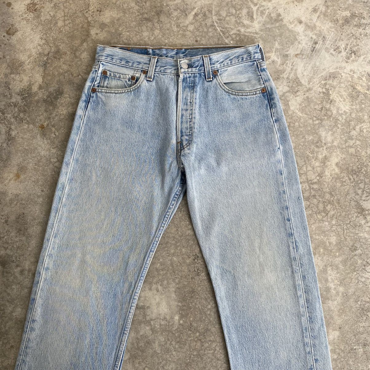 Levi's Size 30x29.5 Vintage 1996 Levis 501 Light Blue Denim Jeans Size US 30 / EU 46 - 3 Thumbnail