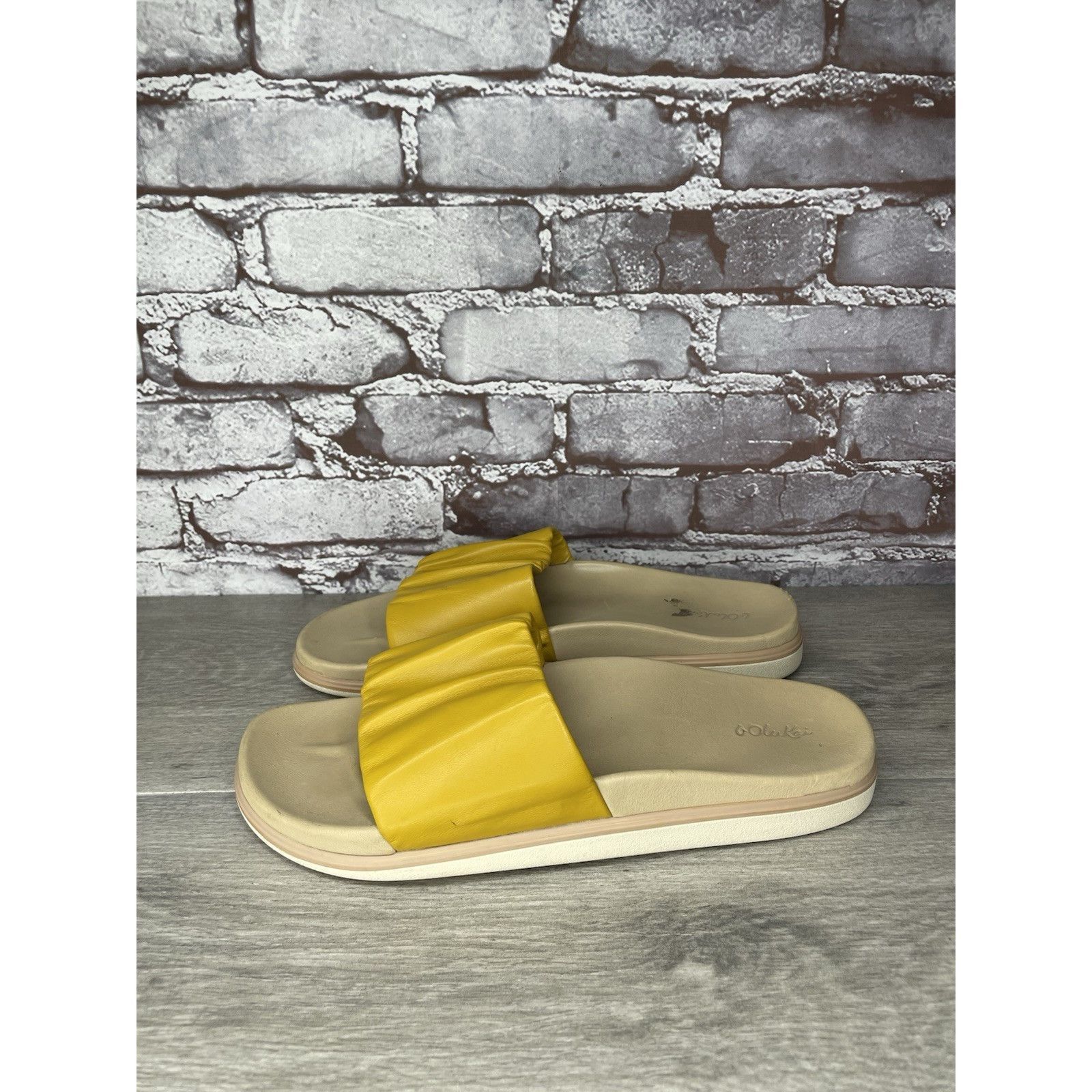 Olukai Olukai Pihapiha Gold Leather Beach Slides Casual Sandals Wom Size US 10 / IT 40 - 12 Thumbnail