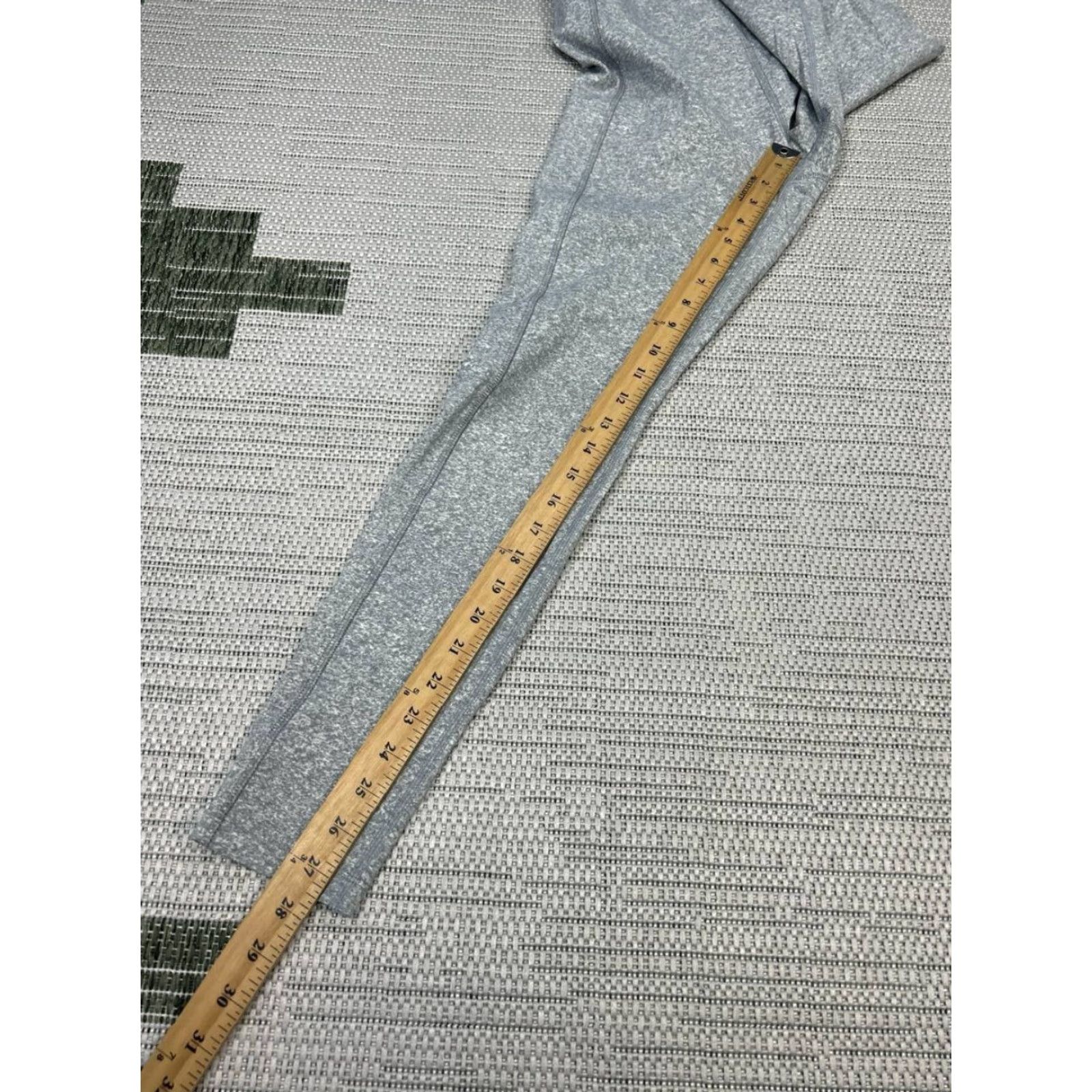 Victoria's Secret Victoria's Secret Pink Active Leggings Womens Medium Gray Heathered Athletic Yoga Leggings Womens M Gray Heathered Athletic Yoga Size 32" / US 10 / IT 46 - 3 Thumbnail