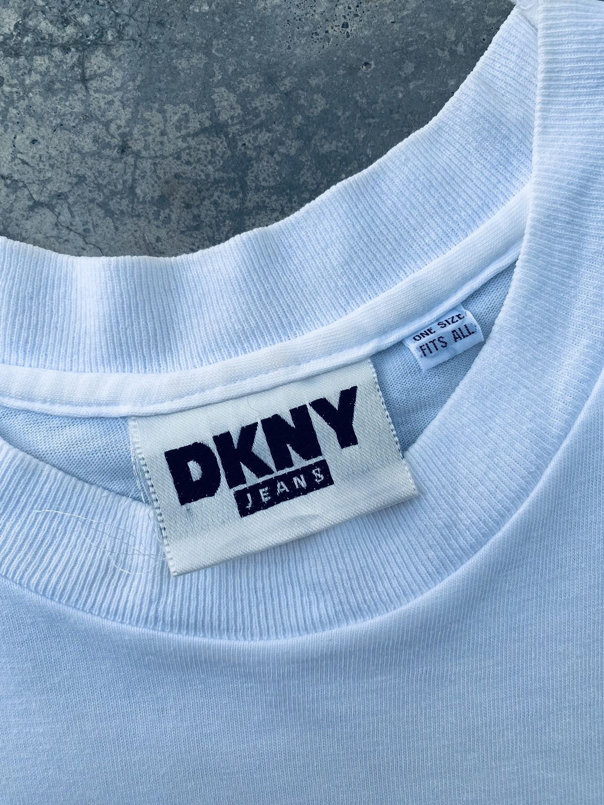 DKNY Vintage 90s Dkny Central Park Angle Art Tees Size US XL / EU 56 / 4 - 5 Thumbnail