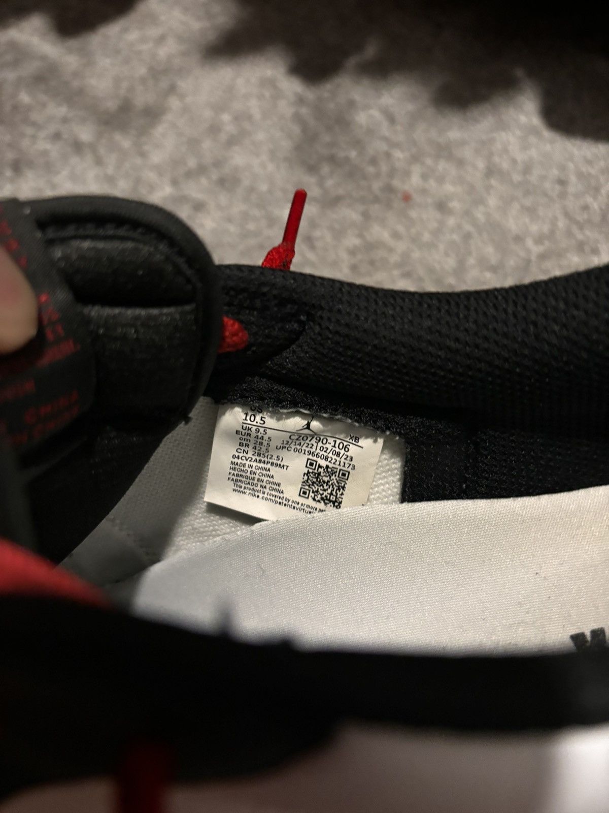 Jordan Brand Jordan 1 Low Black Toe Size US 10.5 / EU 43-44 - 6 Thumbnail