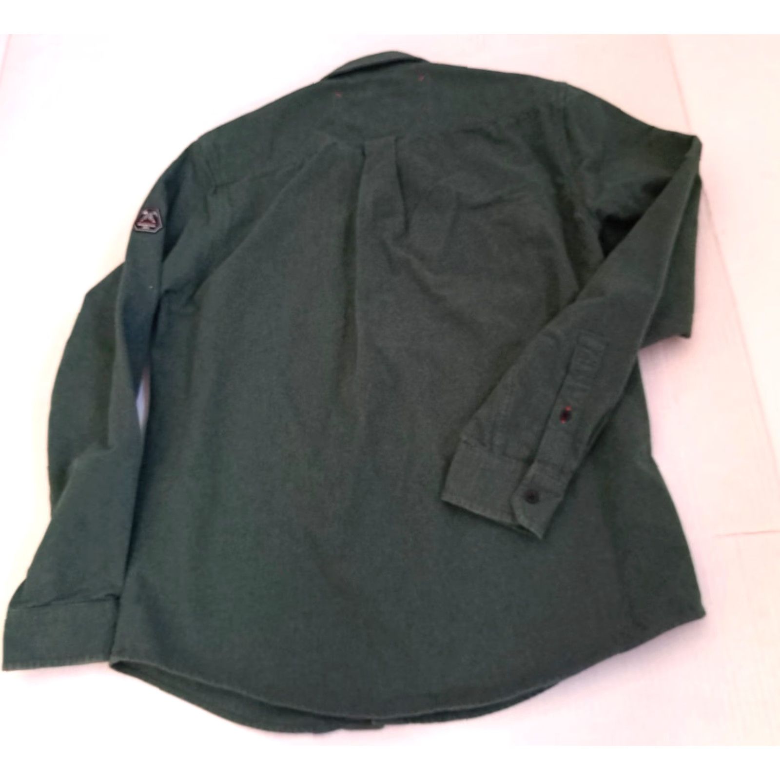 Eddie Bauer VINTAGE Eddie Bauer Button-Up Shirt Mountain OPS Greem Cotton Chamois Medium Green Long Sleeve Solid Casual Men's Women Unisex Adults Pocketed Size US M / EU 48-50 / 2 - 6 Thumbnail