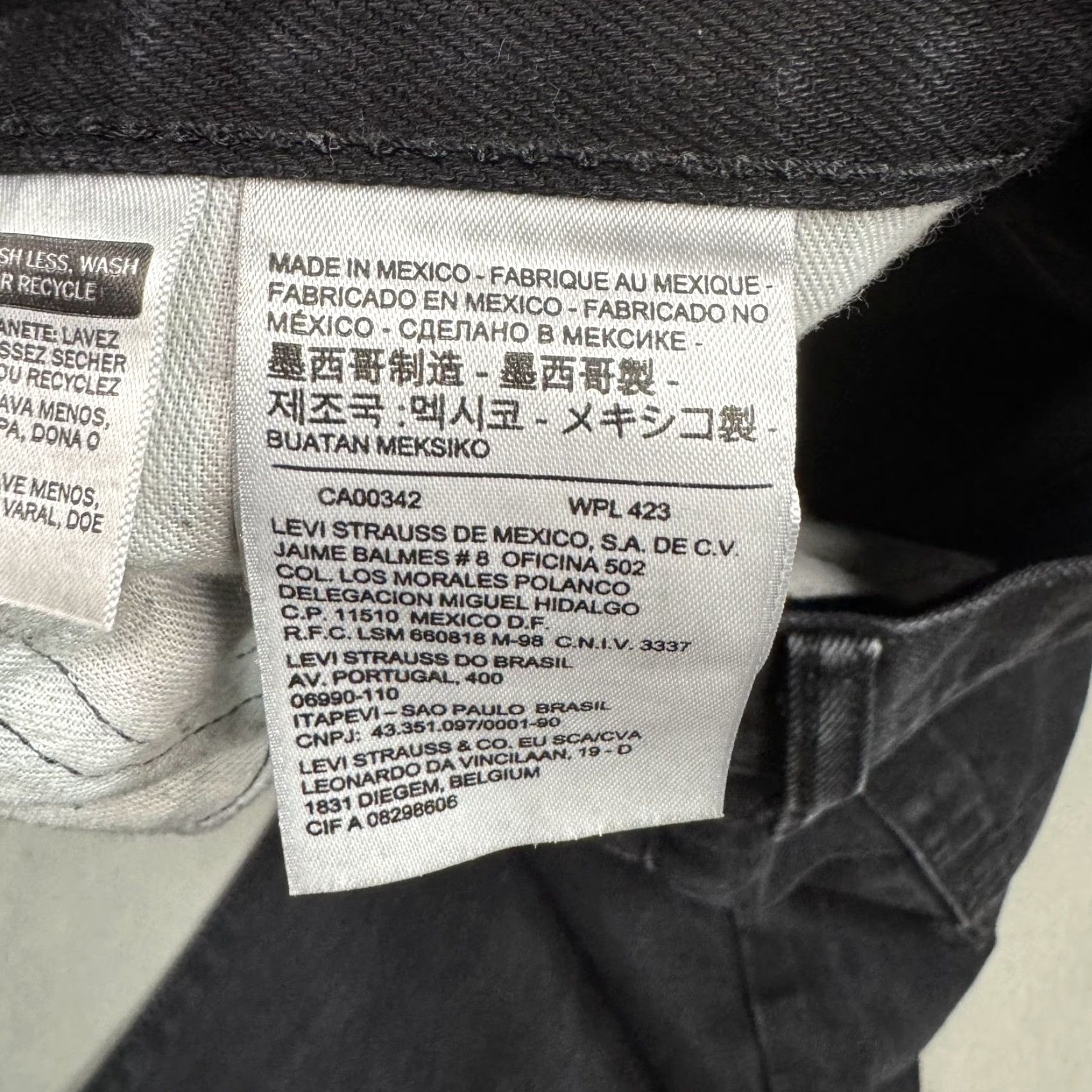 Levi's Levi's 501 Jeans Mens 36x34 Black Denim Button Fly Straight Work Chore Classic 5-Pocket Denim Pants Mens Size US 36 / EU 52 - 7 Thumbnail