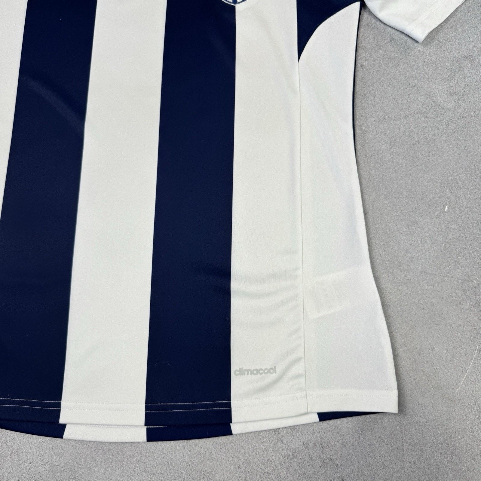 Adidas Vintage West Bromwich Albion 2013 2015 Soccer Jersey Size M Size US M / EU 48-50 / 2 - 10 Thumbnail