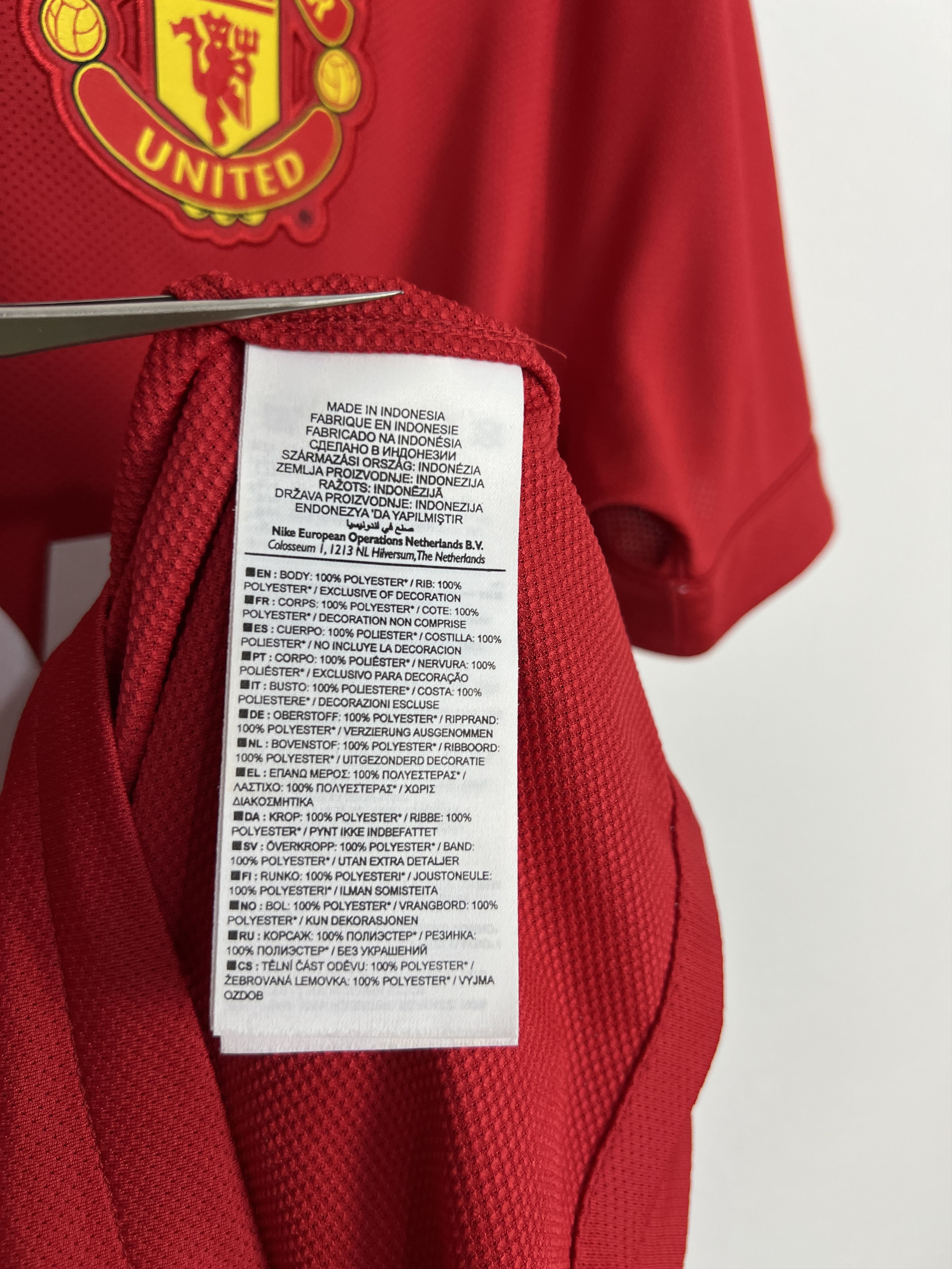Nike Manchester United football shirt Soccer Nike Jersey Trikot Size US M / EU 48-50 / 2 - 6 Thumbnail