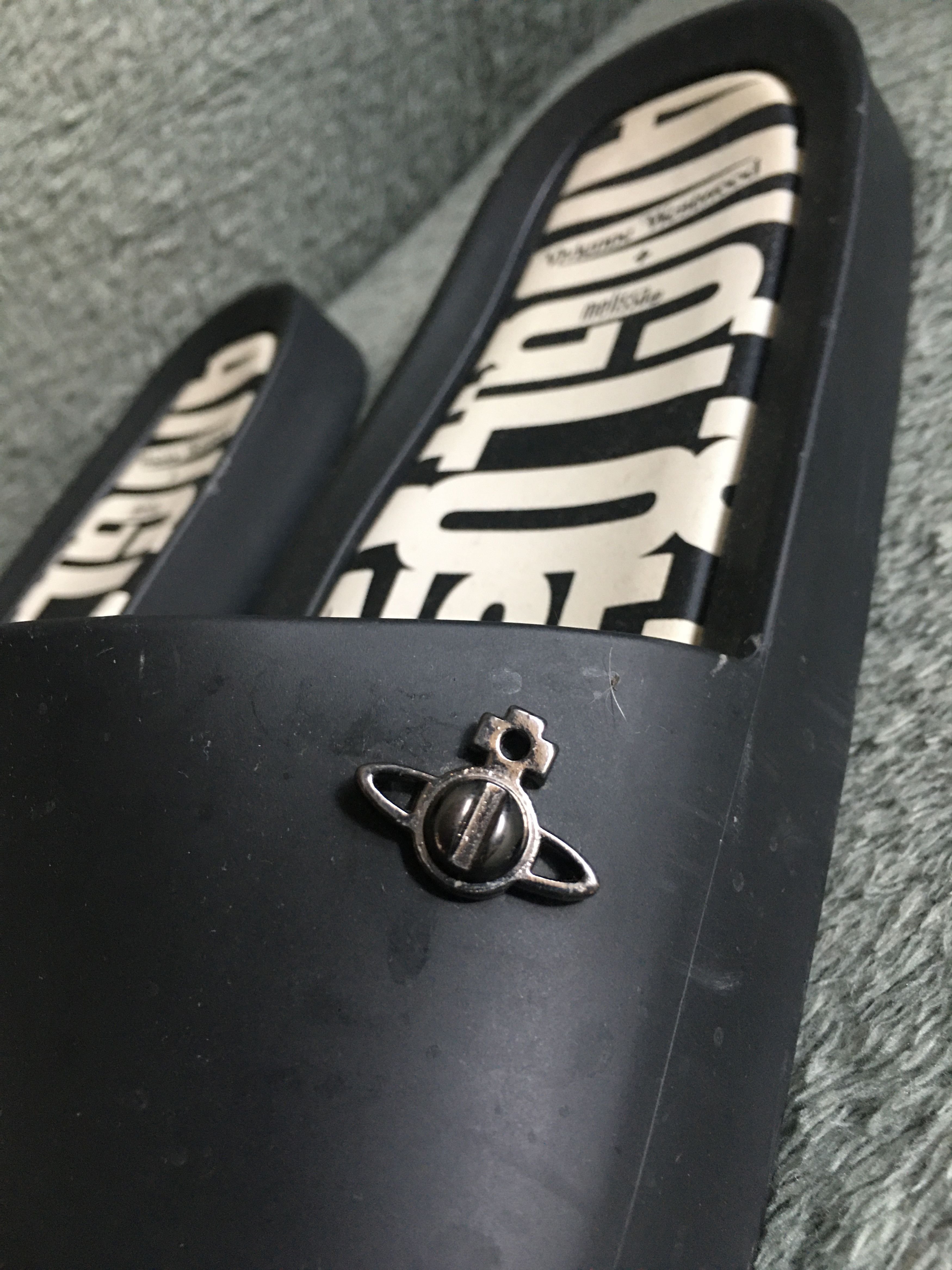 VIVIENNE WESTWOOD x Melissa Black Matte Orb Beach Sliders