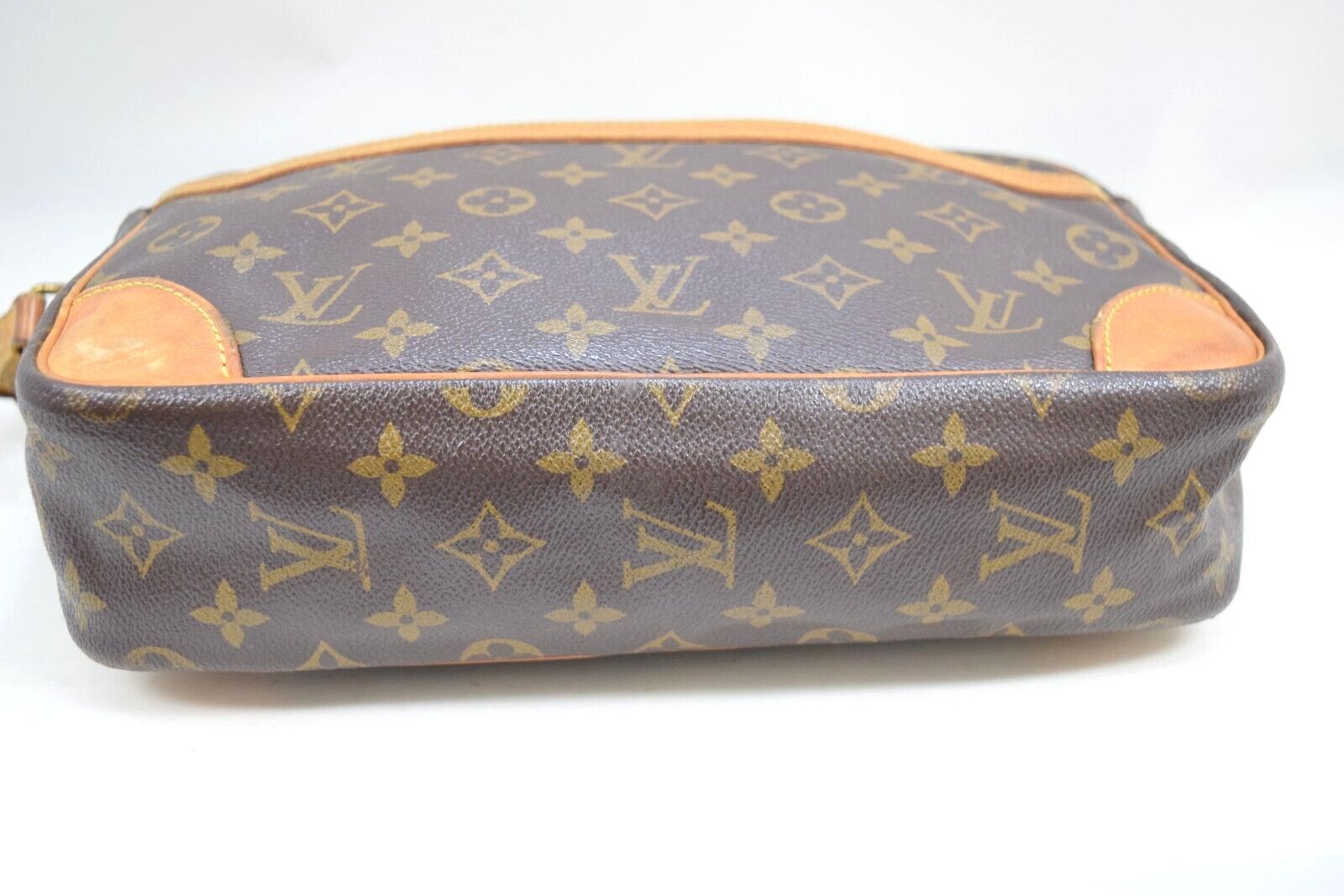 Louis Vuitton LV Trocadero 27 Crossbody Bag Monogram Canvas M51274 Size ONE SIZE - 4 Thumbnail