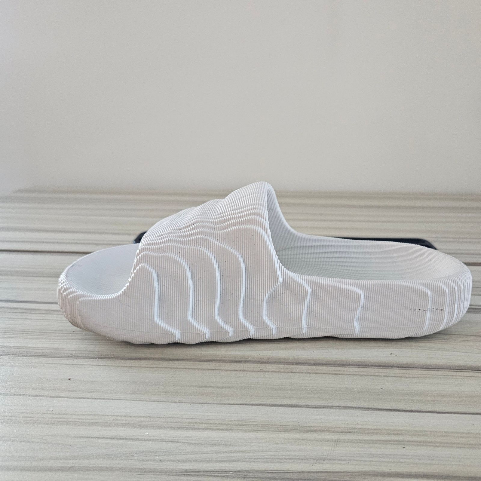 Adidas Adidas Adilette 22 Men's Slide Sandals White Size 5 Size US 5 / EU 37 - 3 Thumbnail