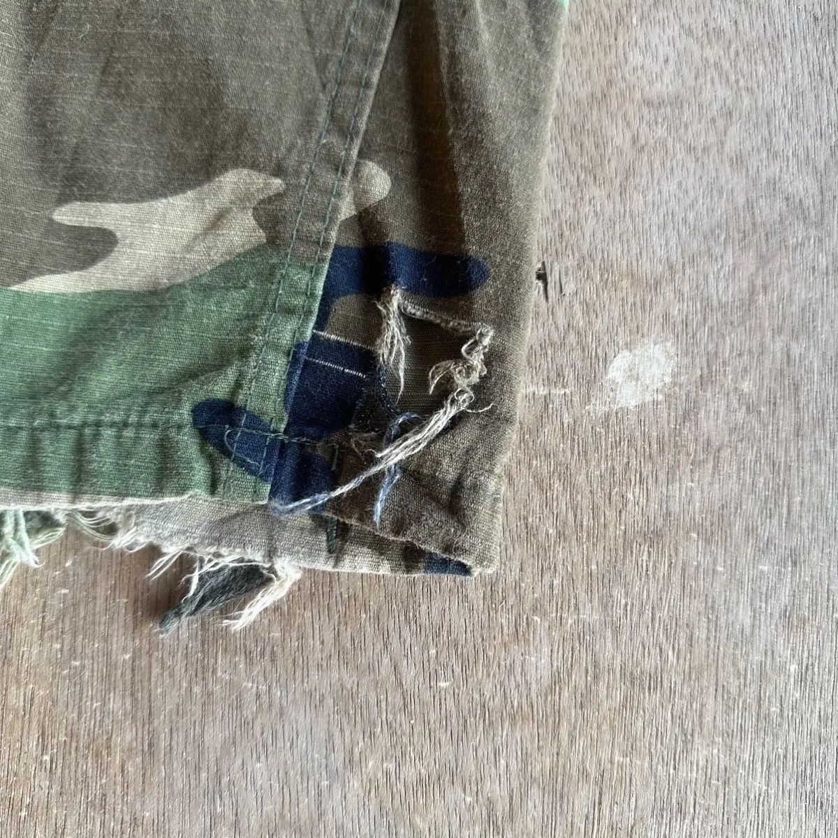 Japanese Brand VTG DOUBLE KNEE CAMO WOODLAND DISTRESSED TACTICAL CARGO PANT Size US 34 / EU 50 - 11 Thumbnail