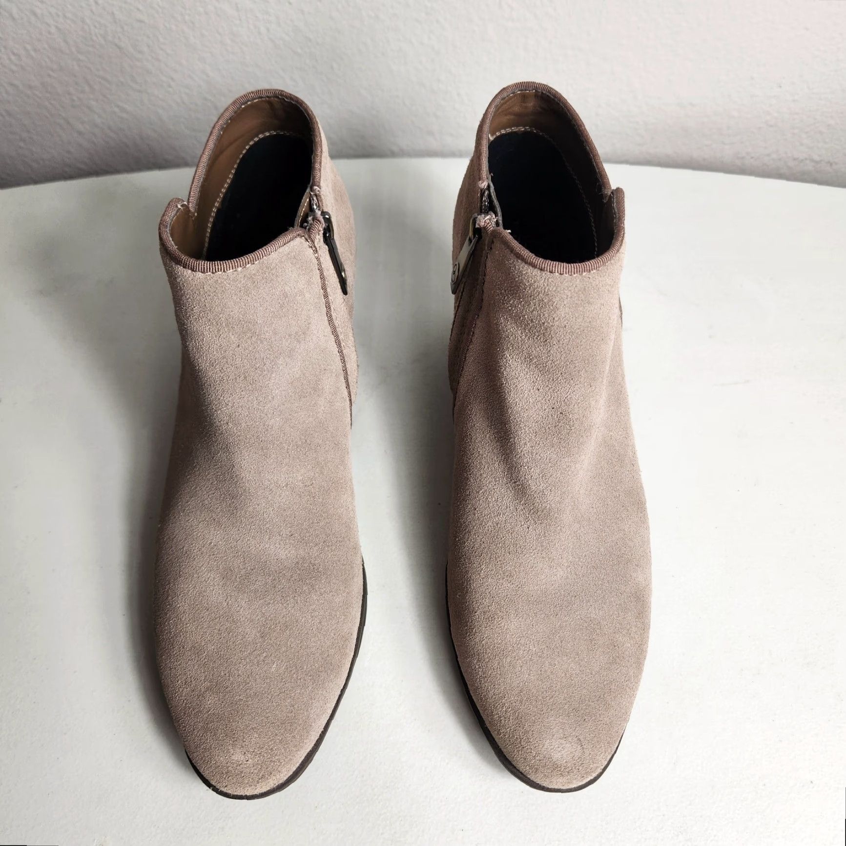 Blondo Blondo Villa Waterproof Suede Ankle Bootie Mushroom-Size 8 Womens Bootie, Beige, Almond Toe, Block Heel, Side Zip, City, Bohemian, 2-2.9 in Size US 8 / IT 38 - 4 Thumbnail