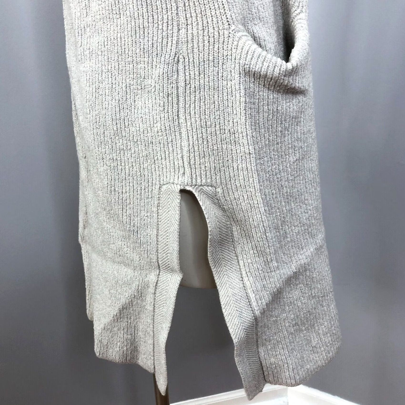 Vintage Wilfred Olivie Sleeveless Cardigan Womens Medium Sweater Light Gray CAM4-3472-49 Size M / US 6-8 / IT 42-44 - 4 Thumbnail