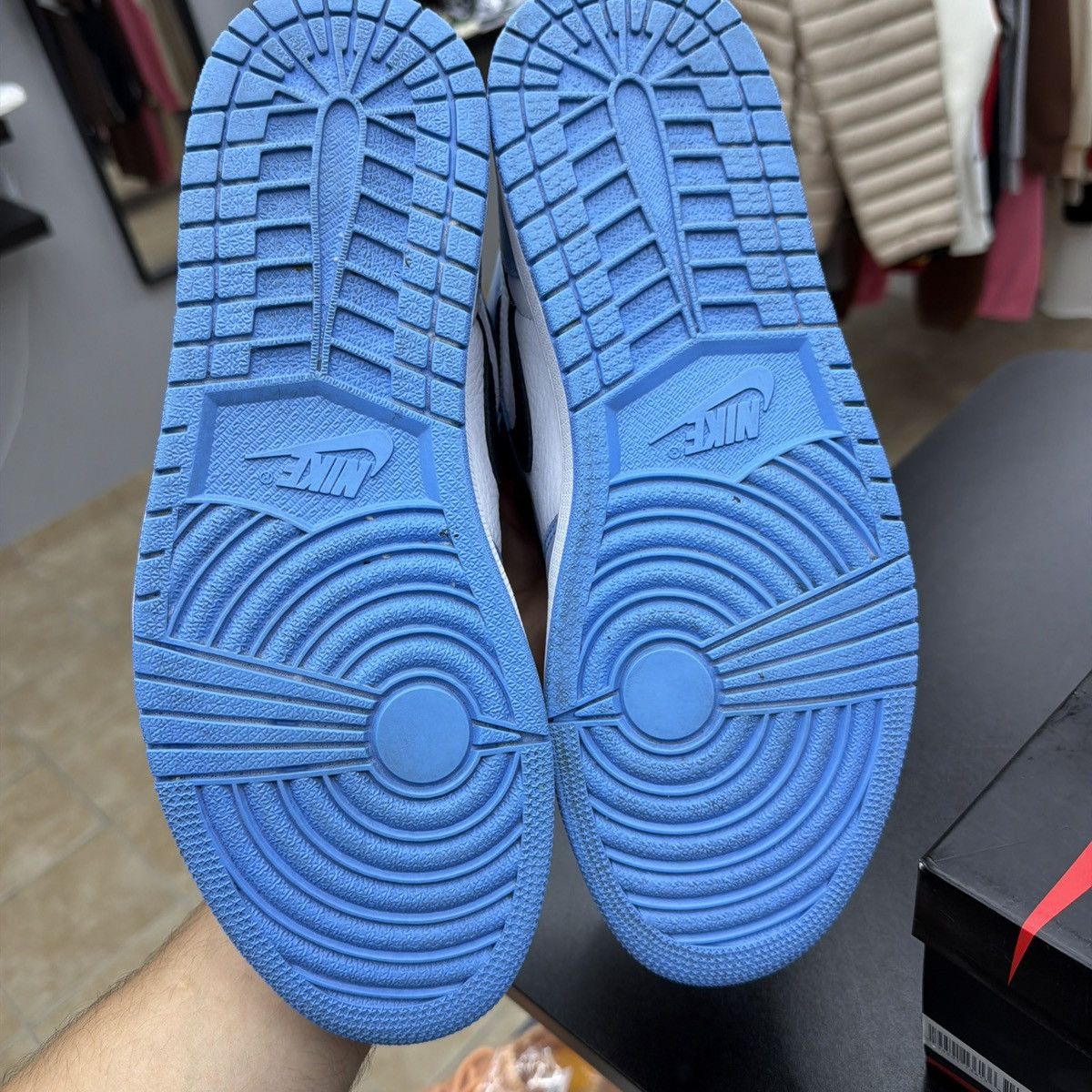 Jordan Brand Air Jordan 1 Retro High OG University Blue size 10.5 mens Size US 10.5 / EU 43-44 - 19 Thumbnail
