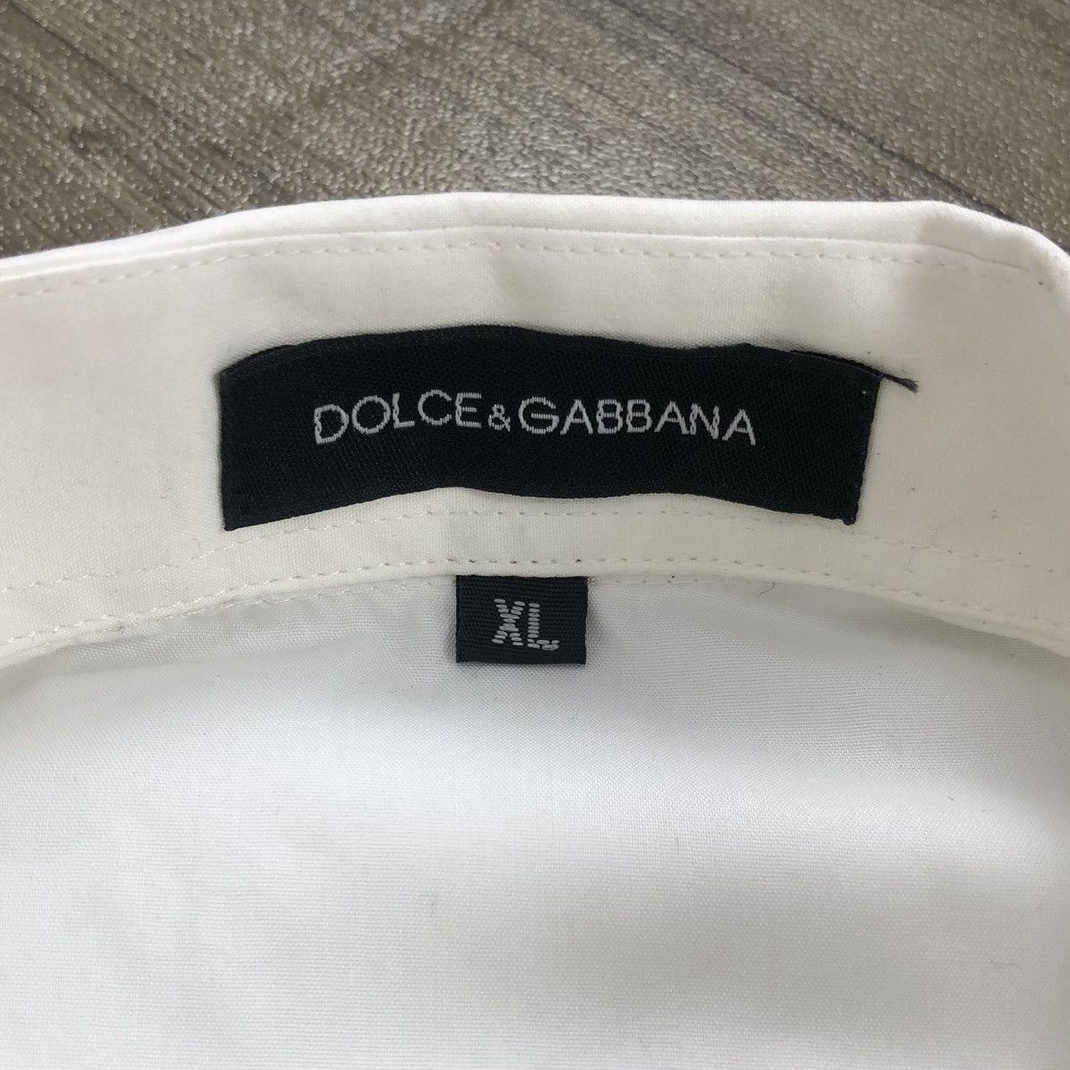 Dolce & Gabbana × Vintage Vintage Dolce & Cabbana Heraldic Patch White Long Shirt Size US M / EU 48-50 / 2 - 5 Thumbnail