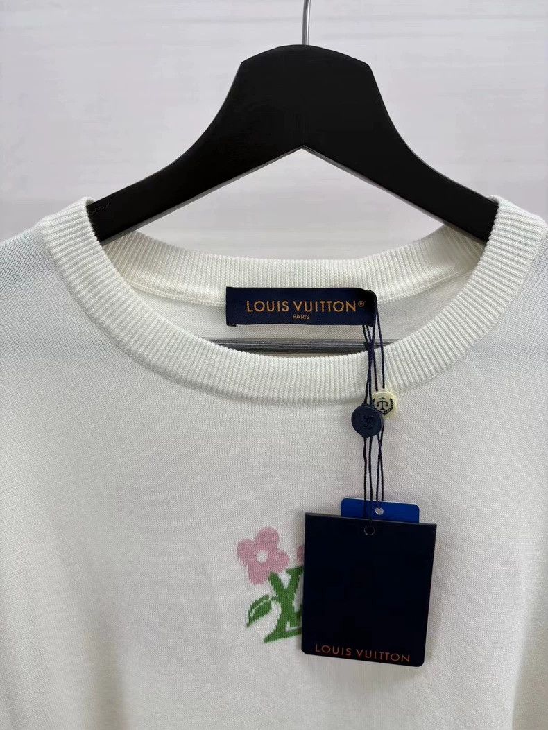 Louis Vuitton LOUIS VUITTON Knitted small flower logo short sleeve 2504-N Size US L / EU 52-54 / 3 - 4 Thumbnail