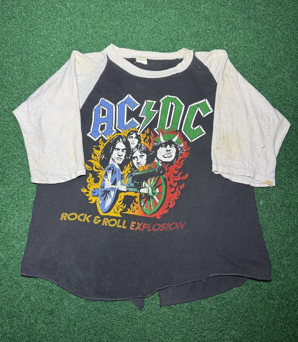 Band Tees ACDC Highway To Hell Vintage Raglan 20x21 Concert T Shirt Size US XS / EU 42 / 0 - 1 Thumbnail