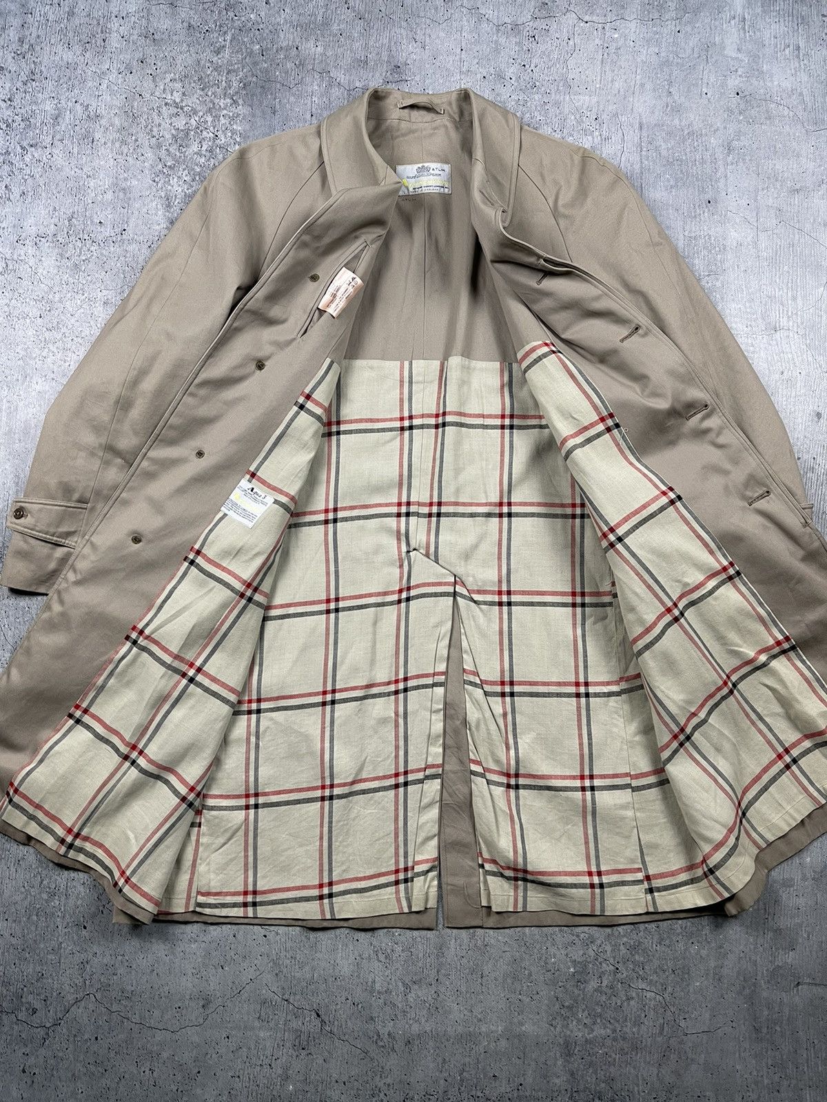 Aquascutum 🔥 VINTAGE AQUASCUTUM TRENCH COAT MADE IN ENGLAND Size US XL / EU 56 / 4 - 9 Thumbnail