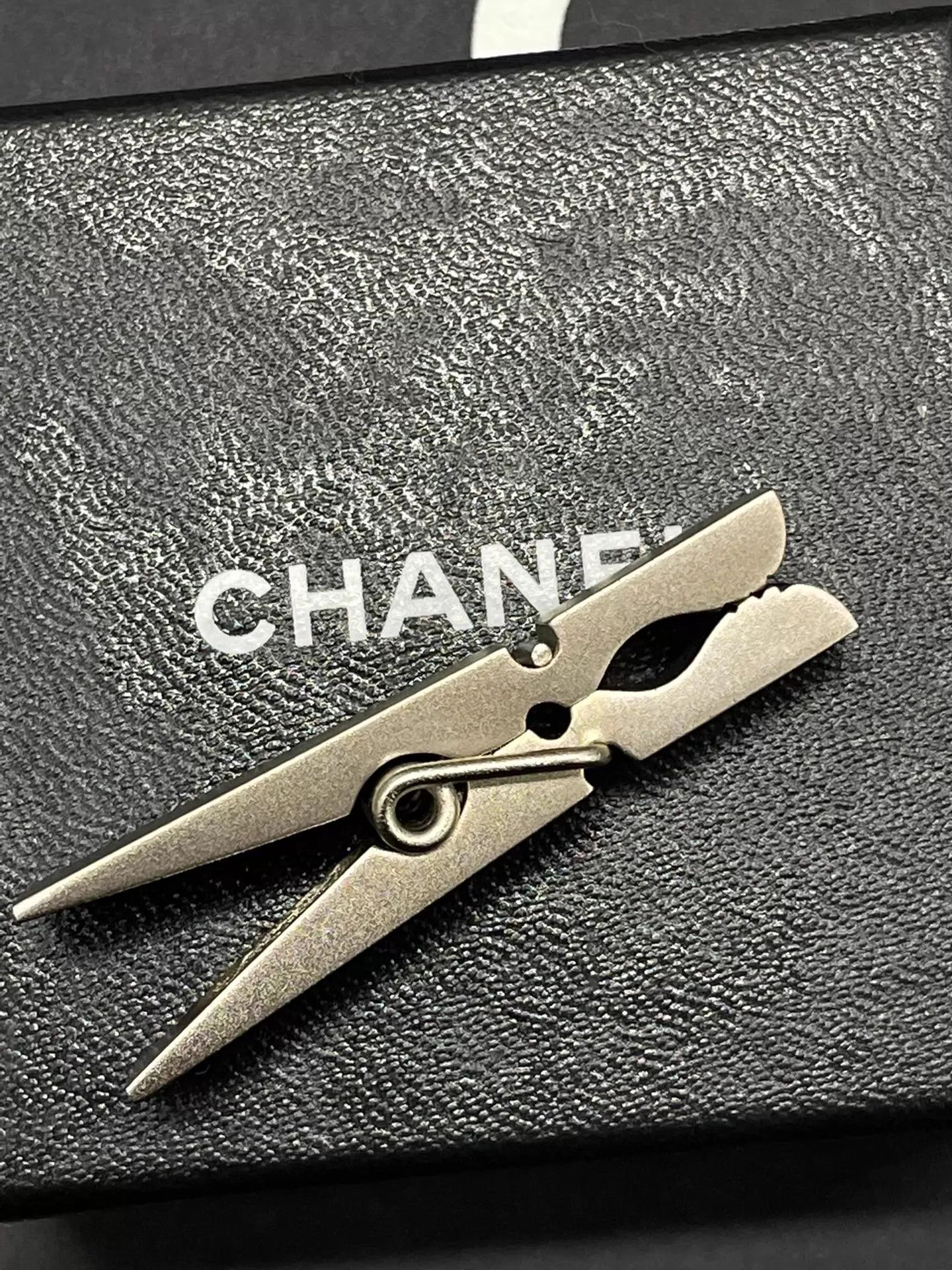 Chanel Chanel Vintage Clothespin-Style Small Clips Size ONE SIZE - 4 Thumbnail