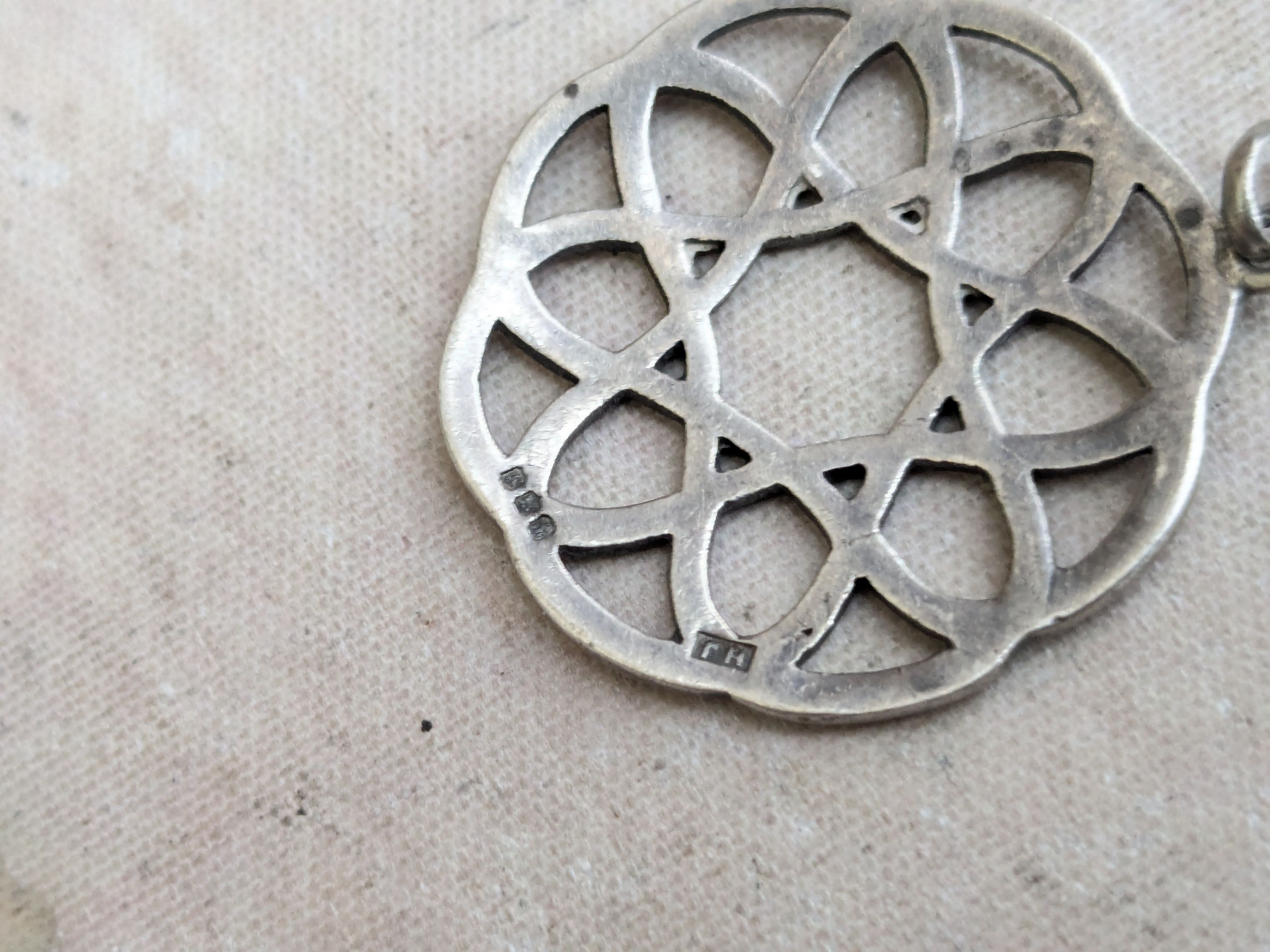 Sterling Silver Vintage Sterling Pendant Celtic Knot Flower Size ONE SIZE - 6 Thumbnail
