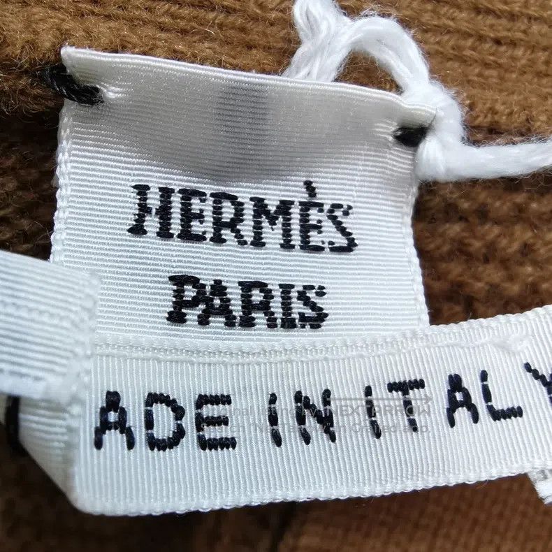 Hermes Hermes Wool Solid Color V-neck Knitted Sweater Size XS / US 0-2 / IT 36-38 - 5 Thumbnail