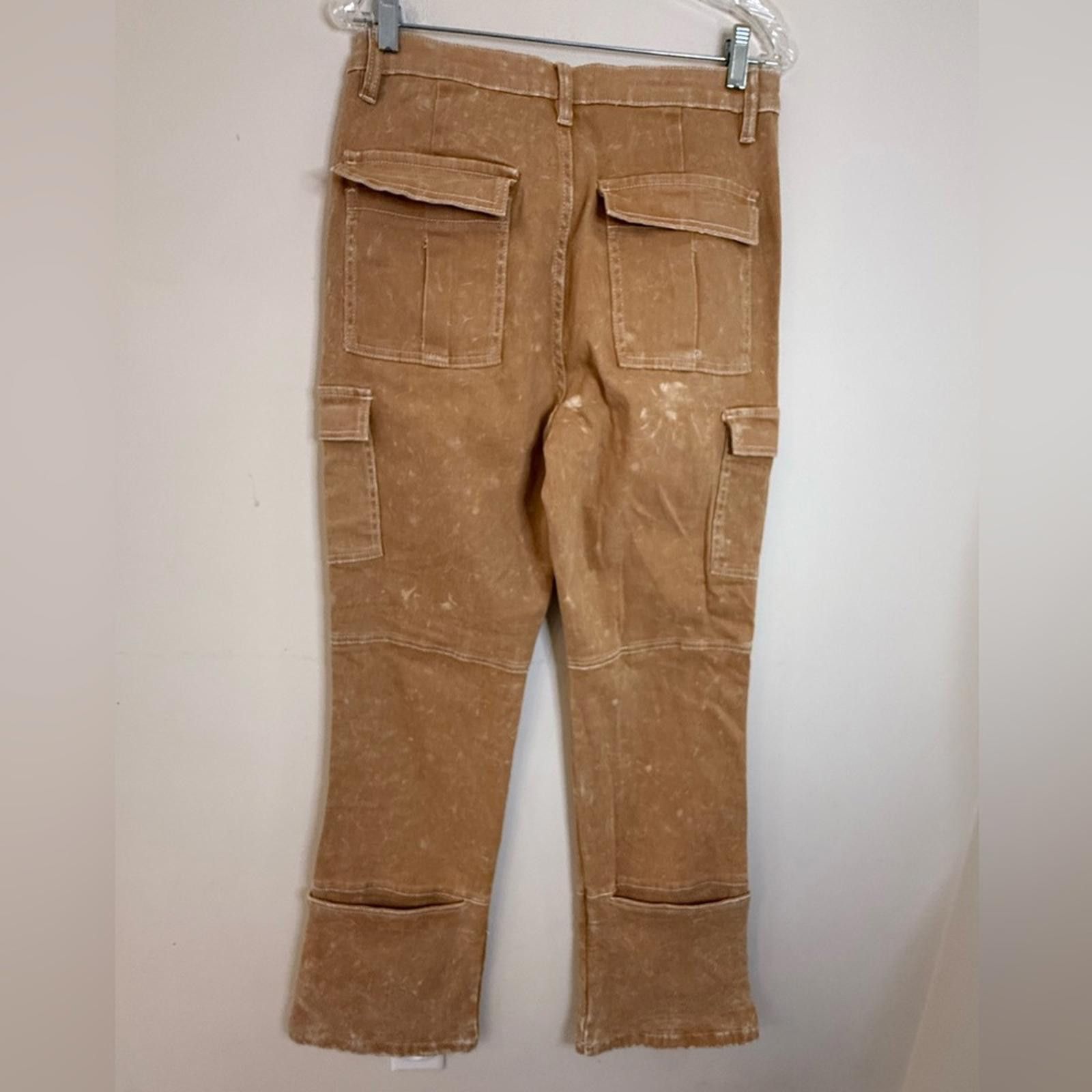 Fashion Nova Fashion Nova khaki tan cargo pants funky streetwear SZ 13 Size 30" / US 8 / IT 44 - 2 Thumbnail