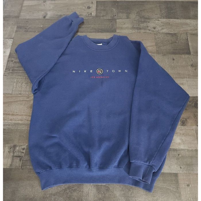 Nike best sale town crewneck