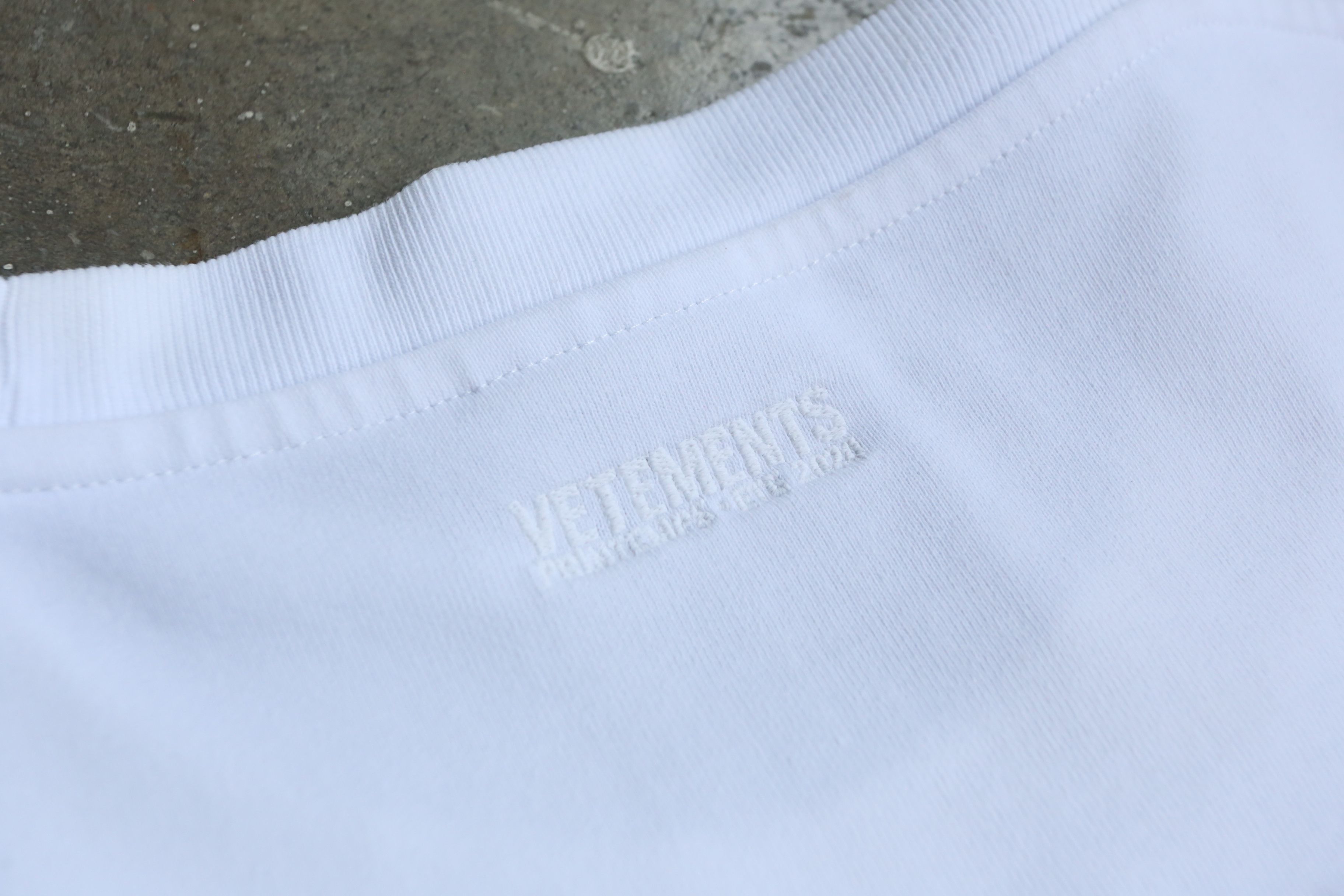Vetements Vetements - S/S 20 - Angry/Bose Embroidered Tee Size US L / EU 52-54 / 3 - 7 Thumbnail
