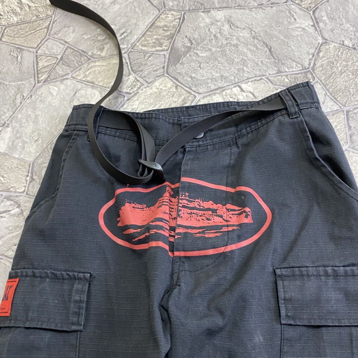 Corteiz corteiz cargo pants red black logo Size US 30 / EU 46 - 4 Thumbnail